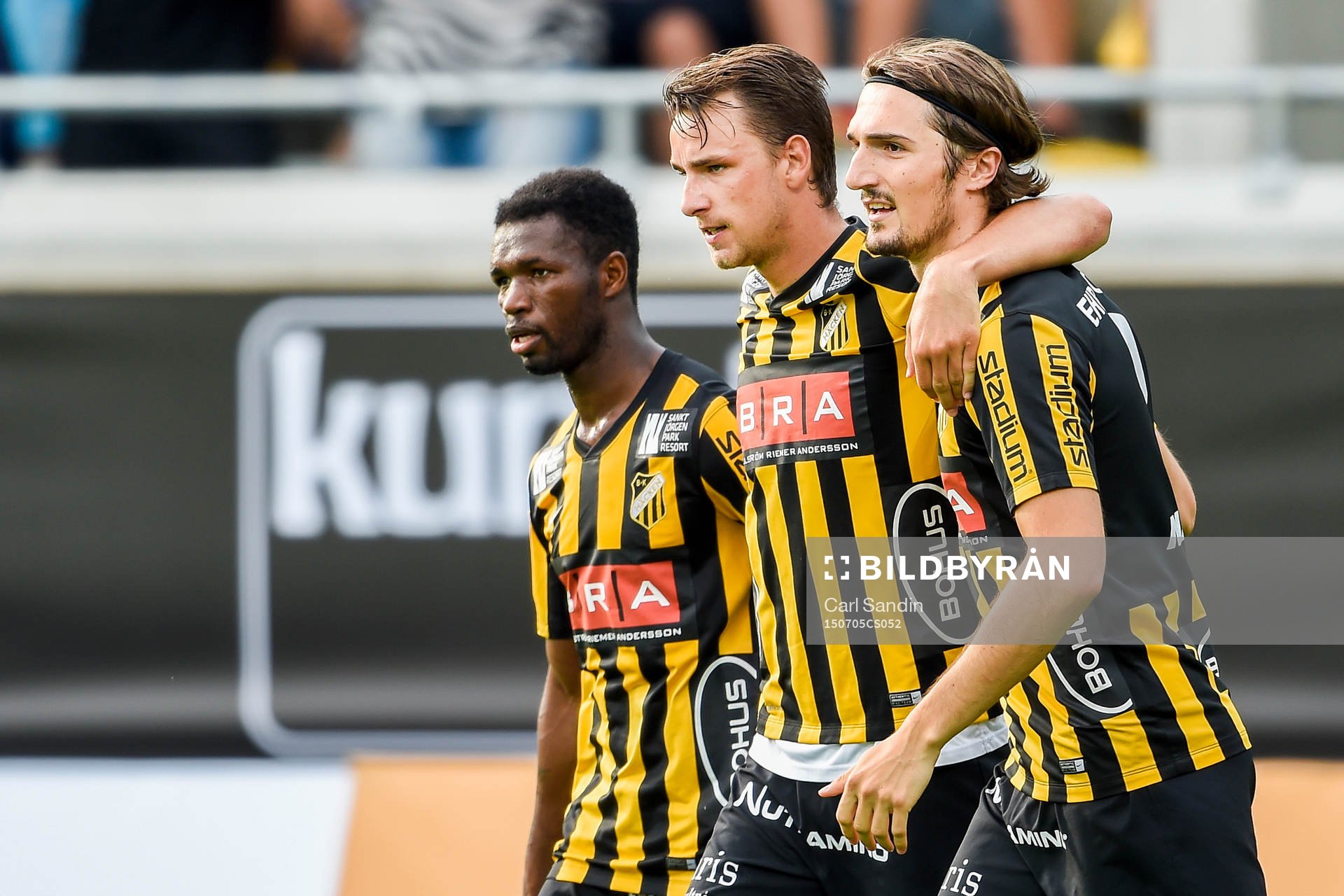 Häckens Mohammed Abubakari , Jasmin Sudic och Dardan Rexhepi firar efter mål under fotbollsmatchen i Allsvenskan mellan Häcken och Helsingborg den 5 juli 2015 i Göteborg.