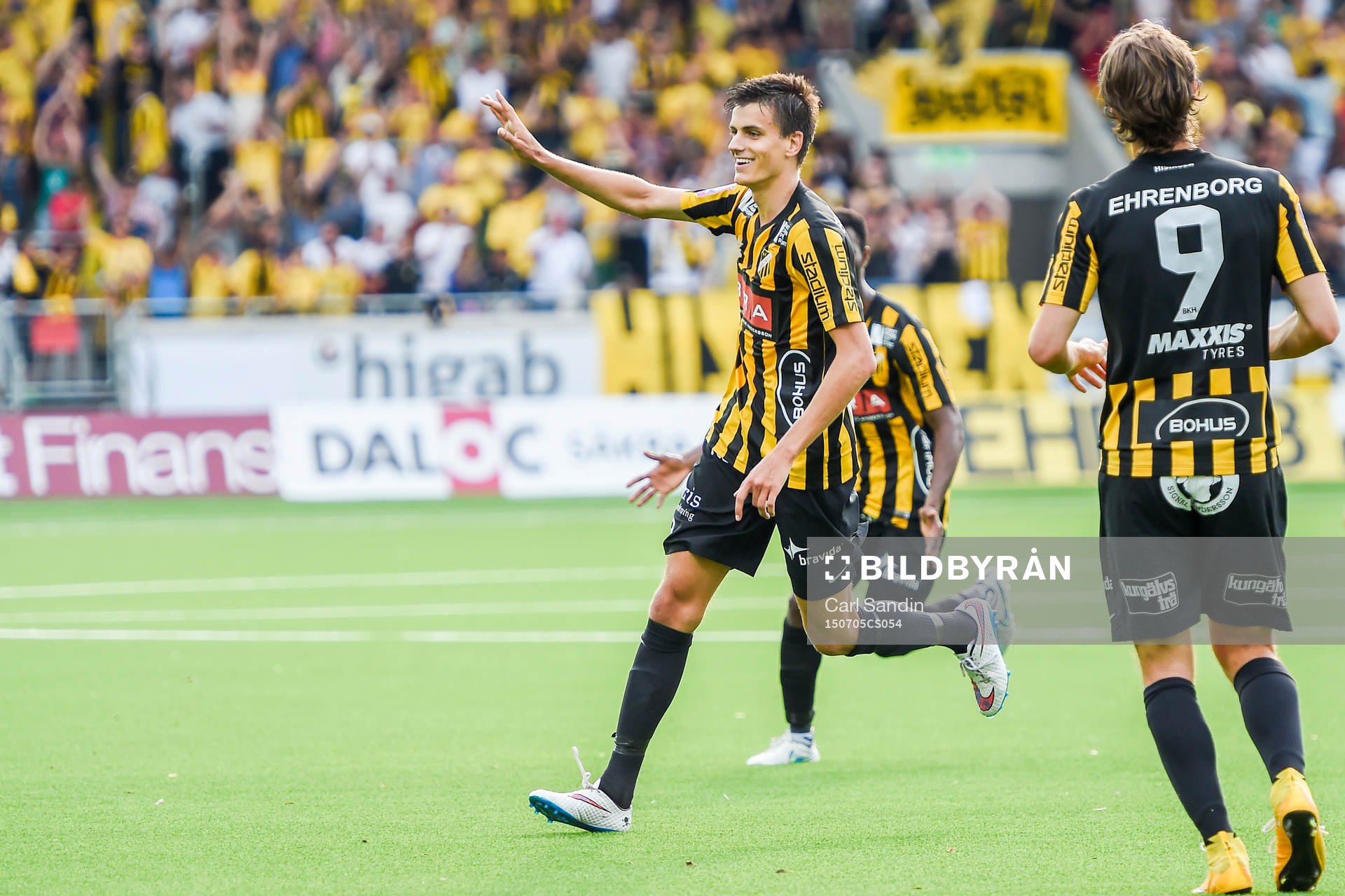 Häckens Alexander Jeremejeff firar efter sitt 3-2 mål under fotbollsmatchen i Allsvenskan mellan Häcken och Helsingborg den 5 juli 2015 i Göteborg.