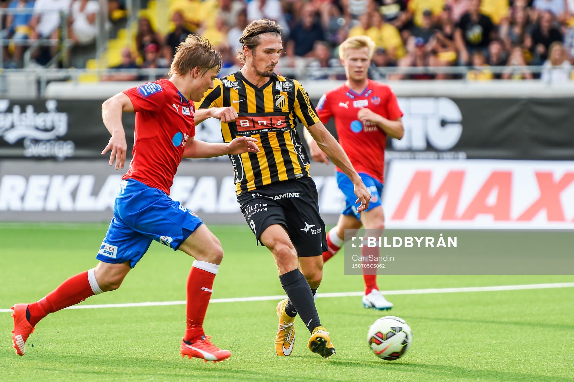 Häckens Dardan Rexhepi provar skott