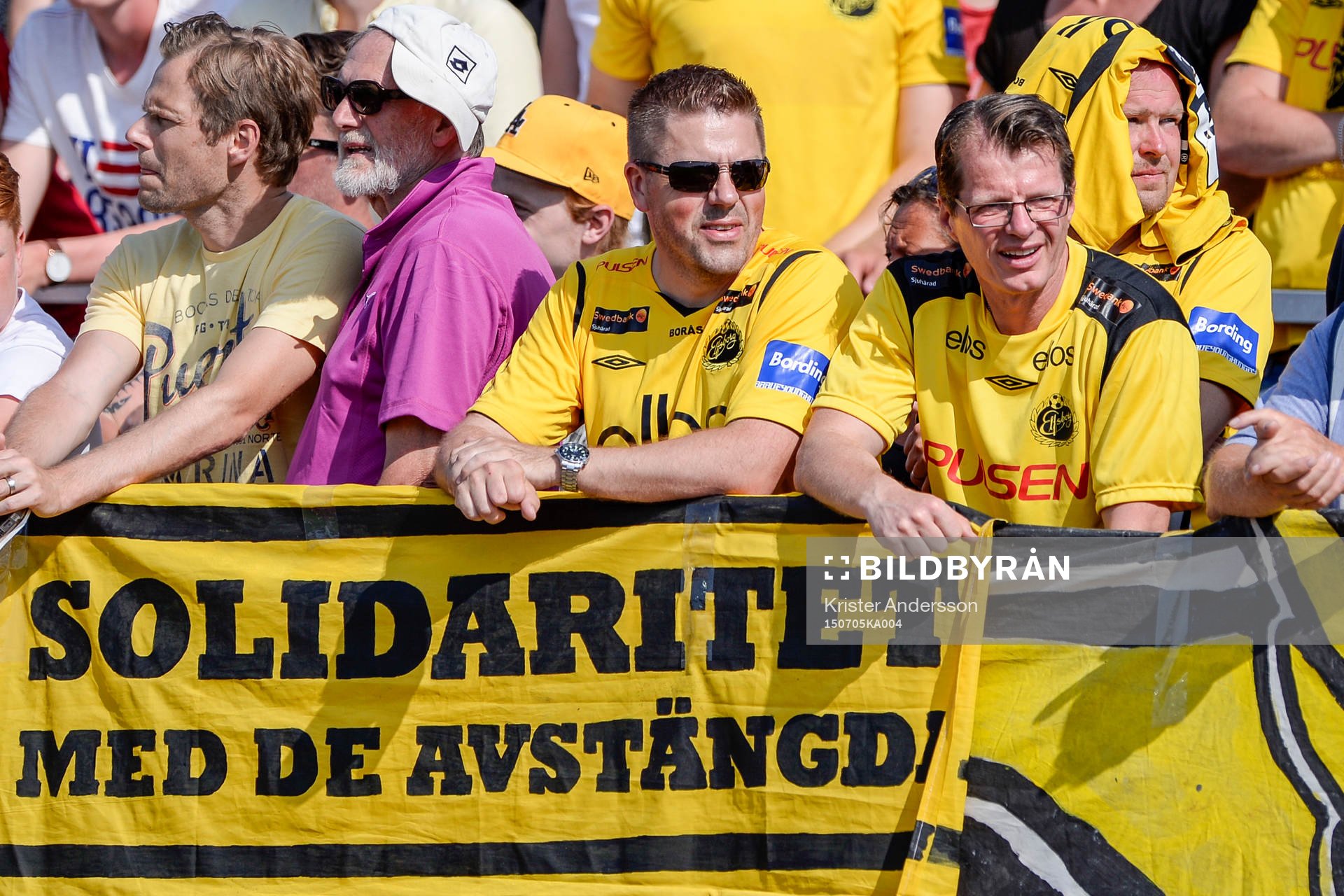Elfsborgs supportrar med flagga