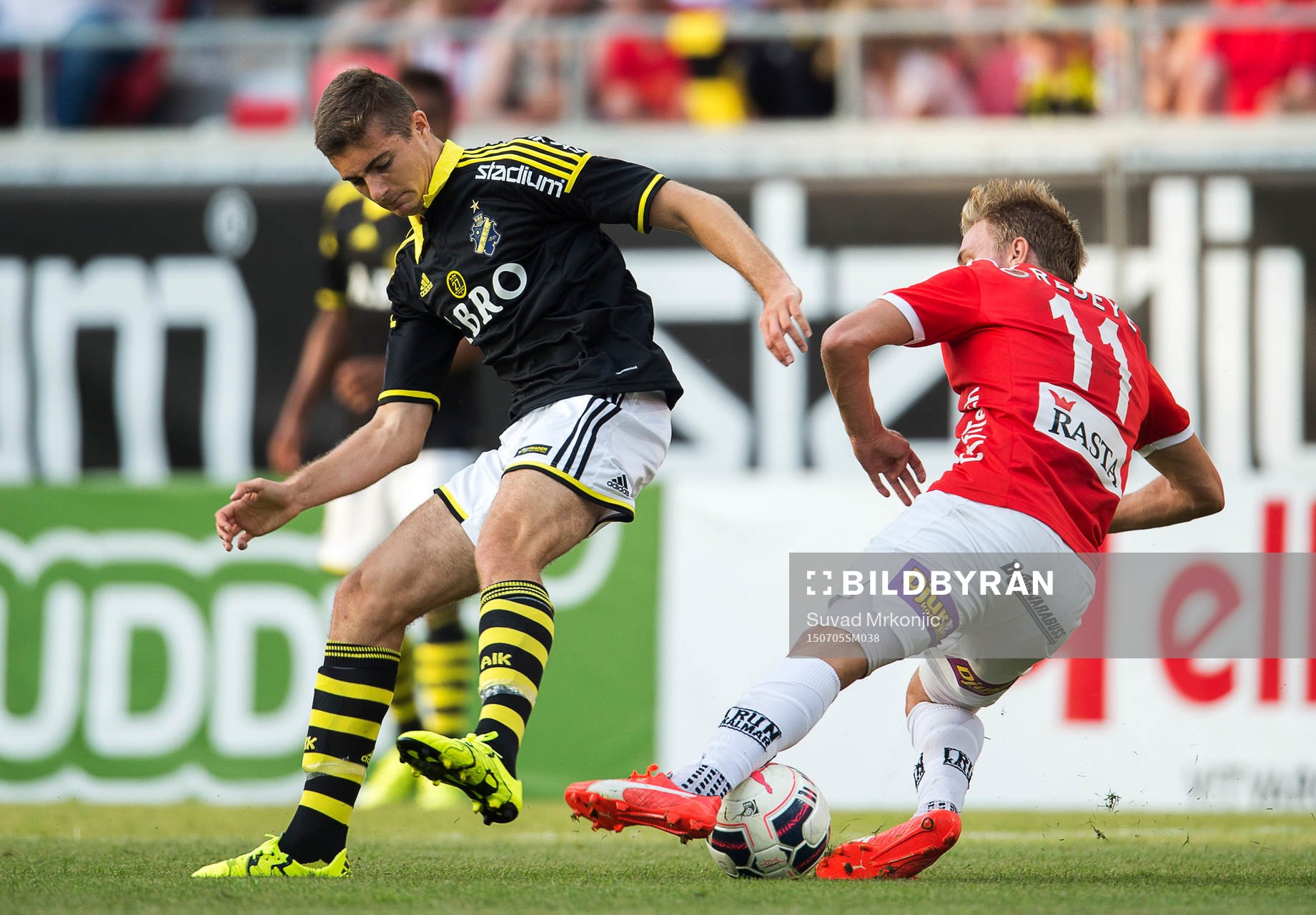 s Marko Nikolic och Kalmars Jonathan Ring