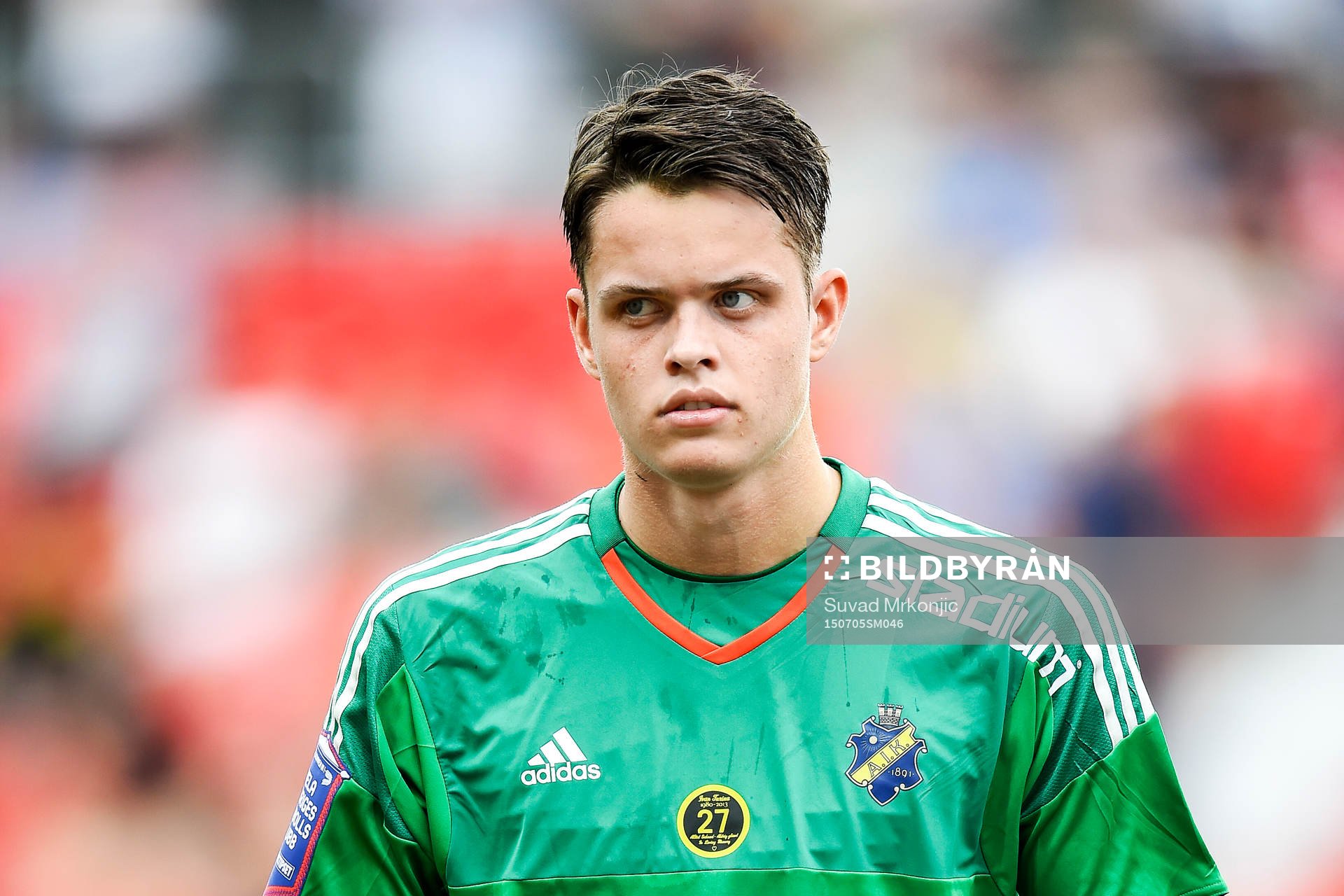s målvakt Oscar Linnér före fotbollsmatchen i