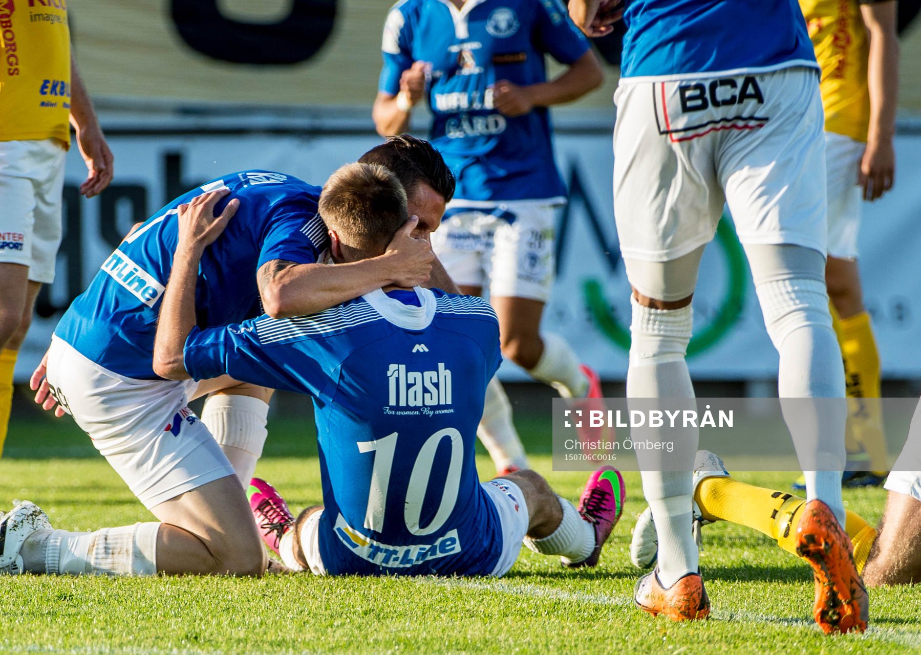 Trelleborgs Kristian Haynes jublar åt Zoran Jovanovic som