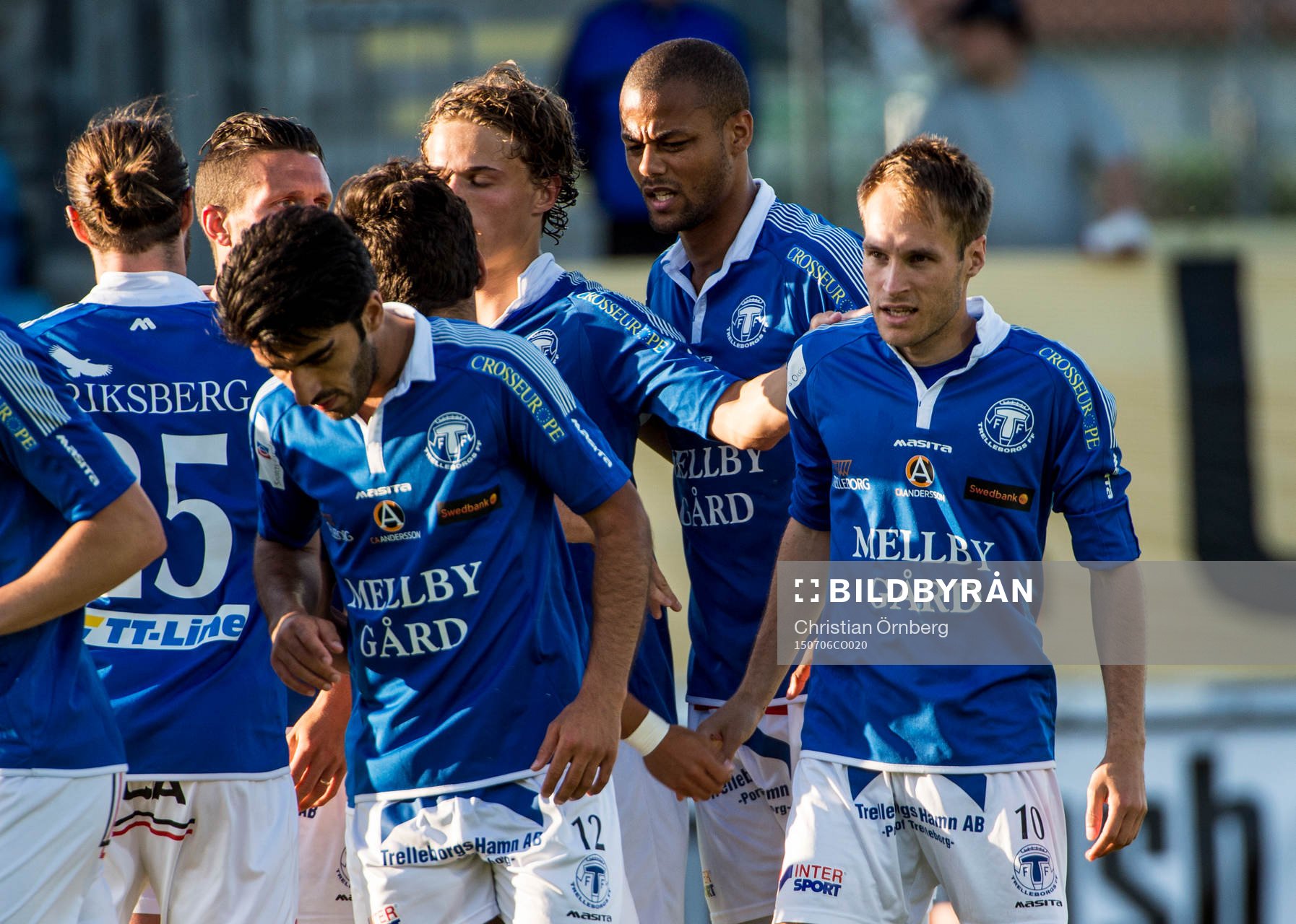 Jubel i Trelleborg åt Zoran Jovanovic till höger 4-0 mål under fotbollsmatchen i Division 1 Södra mellan Trelleborg och Lund den 6 juli 2015 i Trelleborg.