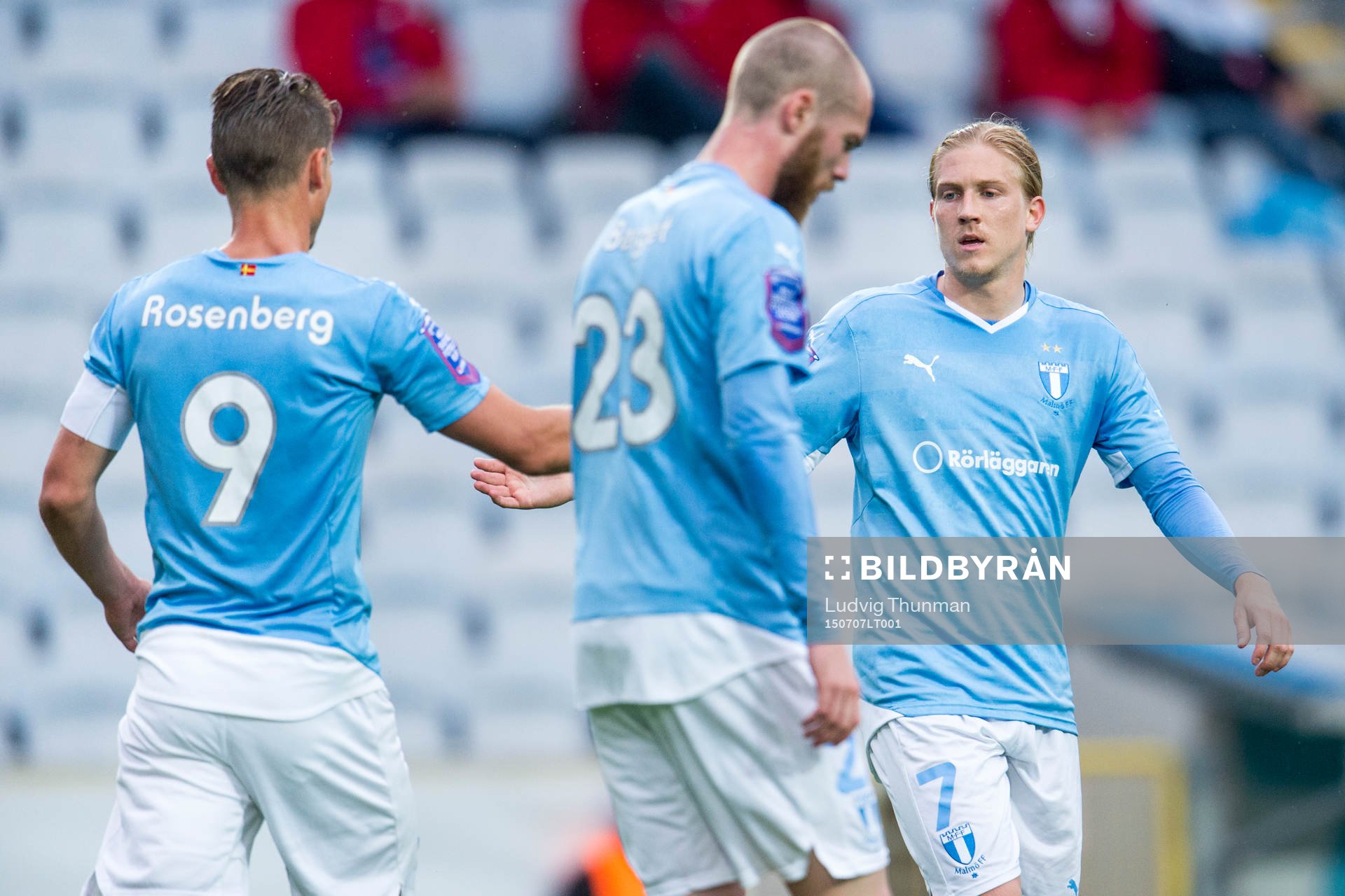 Malmö FFs Markus Rosenberg firas av Simon Kroon och Jo