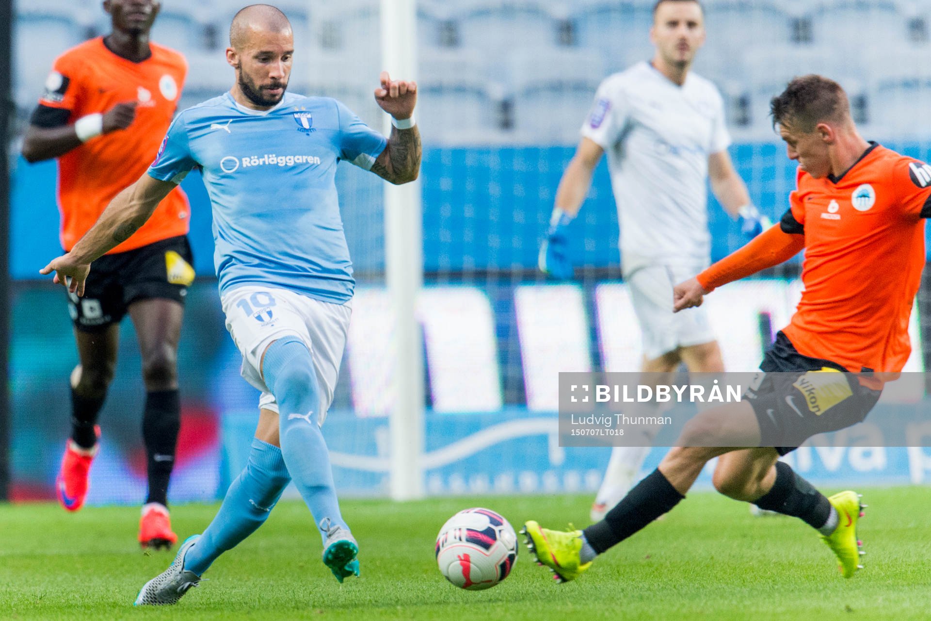 Malmö FFs Guillermo Molins jagar boll under träningsmatchen i fotboll mellan Malmö FF och Slogan Liberec den 7 juli 2015 i Malmö.