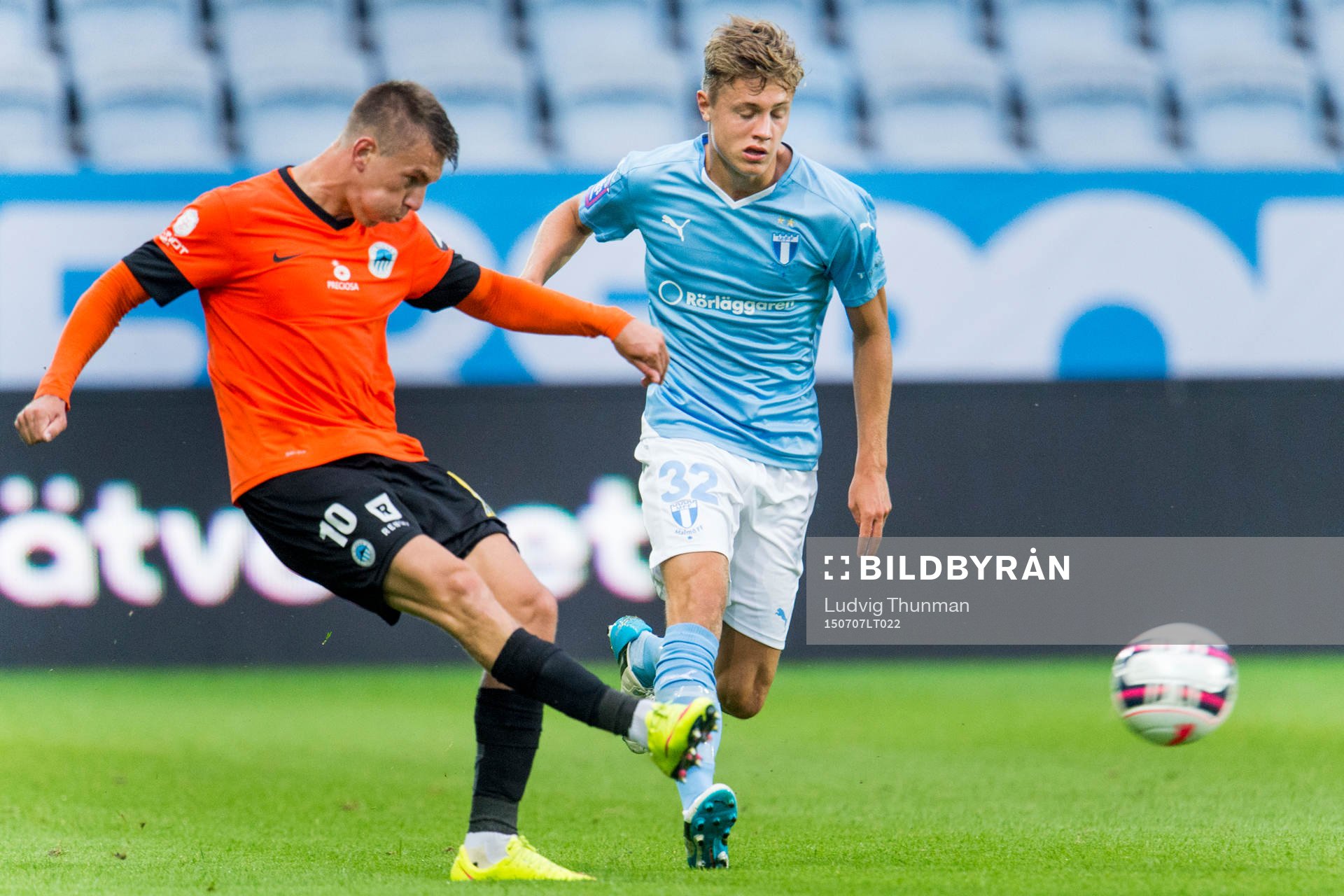 Slovan Liberec Zdenek Folprecht jagar Malmö FFs Mattias Svanberg under träningsmatchen i fotboll mellan Malmö FF och Slogan Liberec den 7 juli 2015 i Malmö.