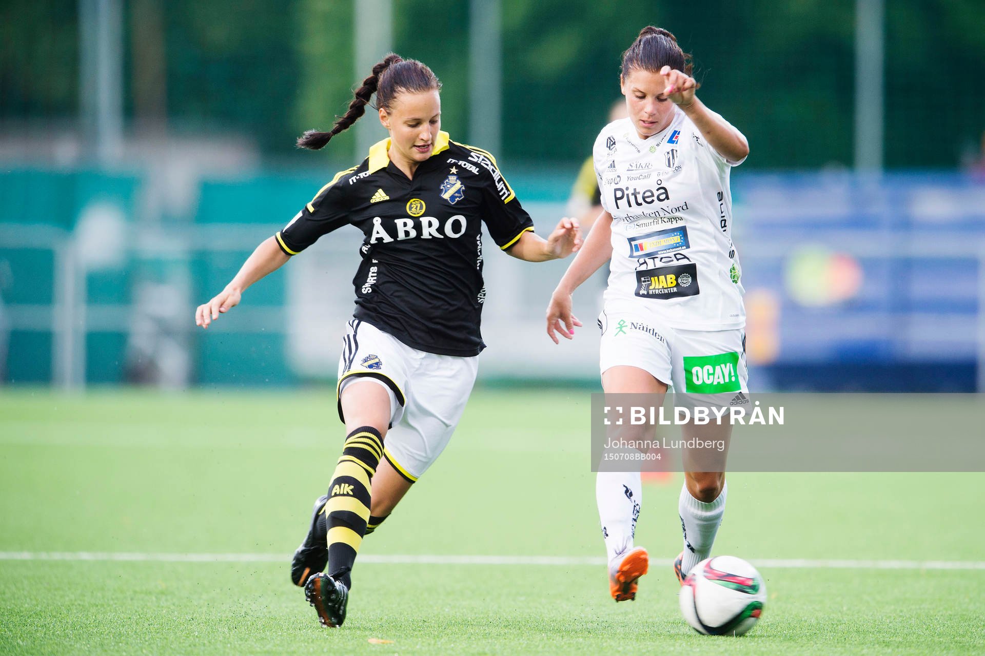 AIKs Jennie Nordin och Piteås Hanna Pettersson