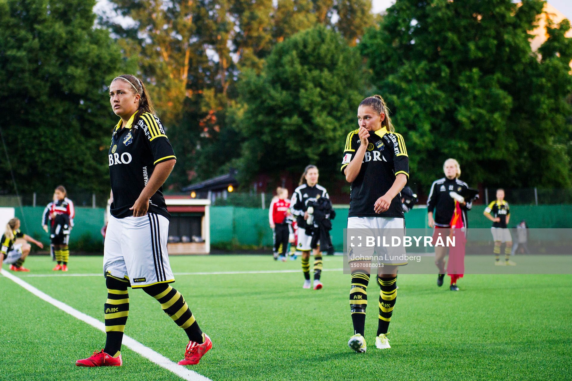 AIKs Filippa Angeldal och Eldina Ahmic deppar