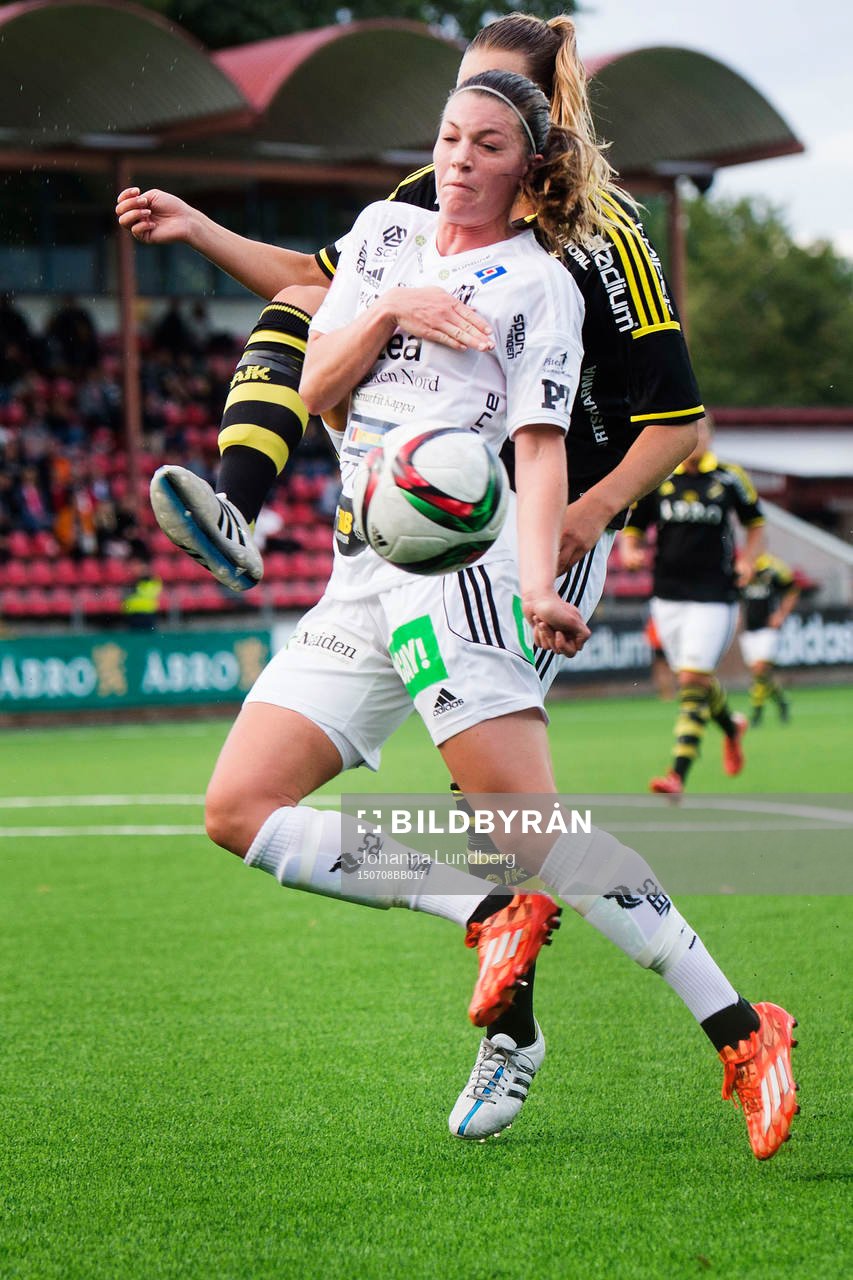 Piteås Pauline Hammarlund och AIKs Jennie Nordinunder