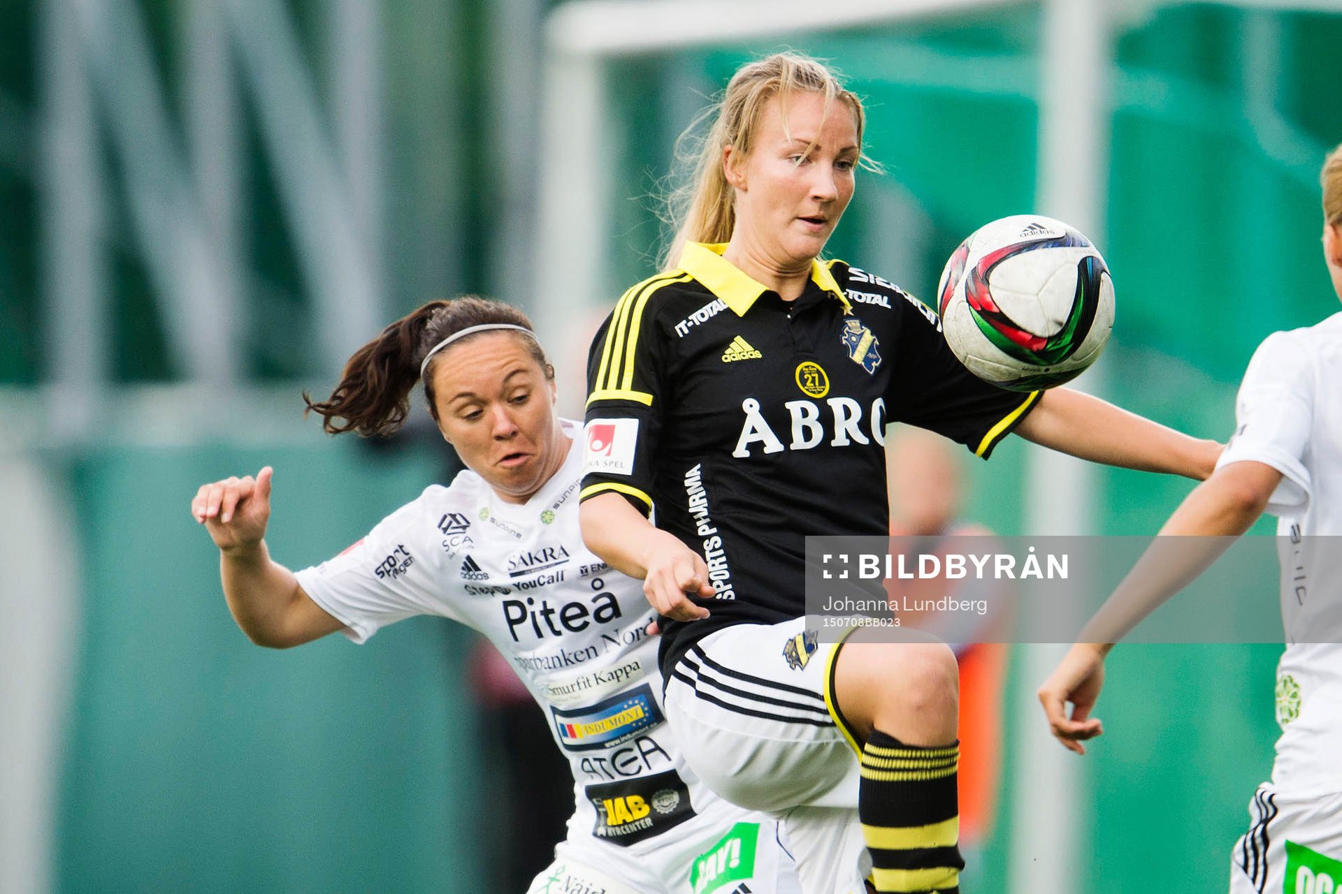 Piteås June Pedersen och AIKs Emma Lundh