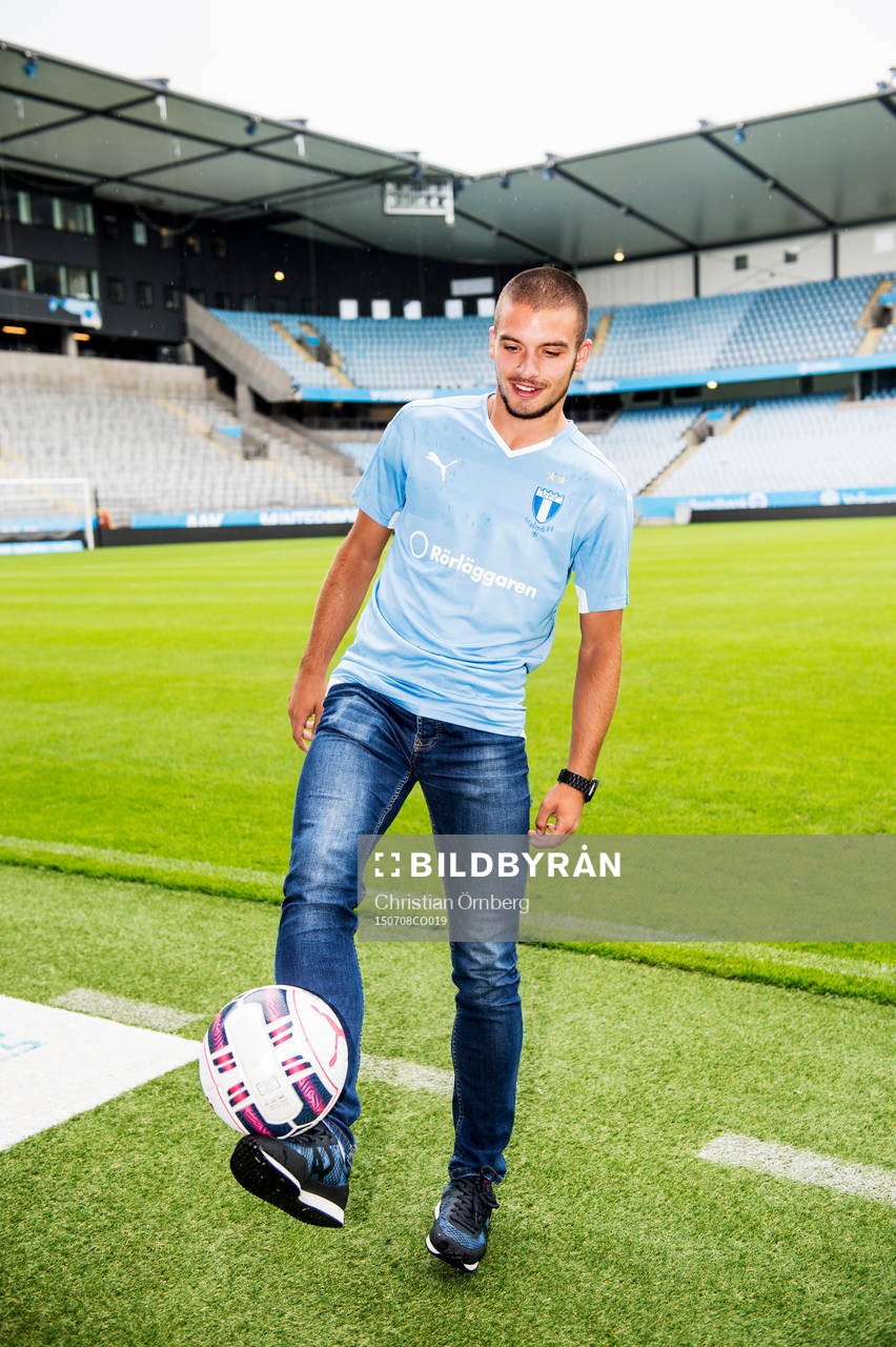 Malmö FF presenterar ett nyförvärv i form av Vladimir