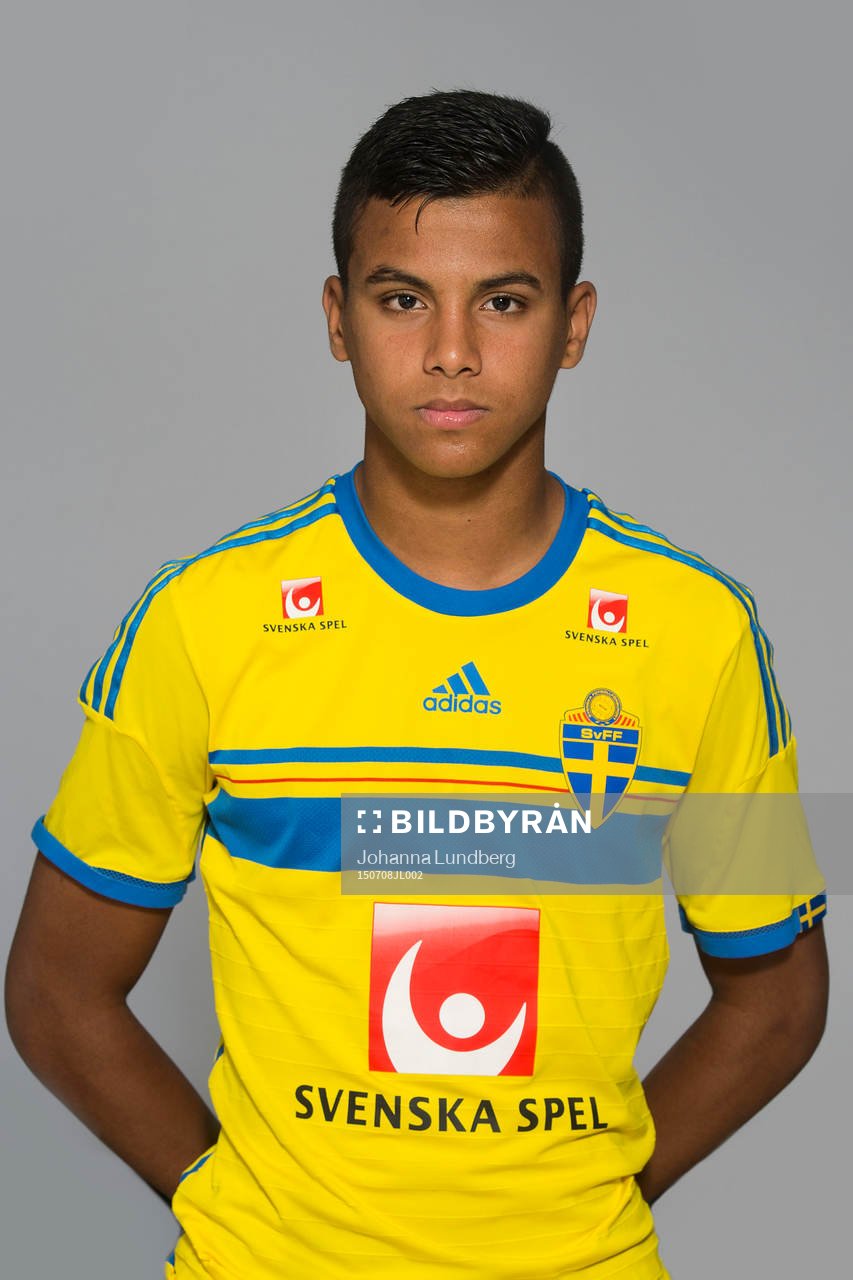 Aziz Essaisi som spelar i P17/98-landslaget, poserar för ett porträtt den 8 juli 2015 i Stockholm.