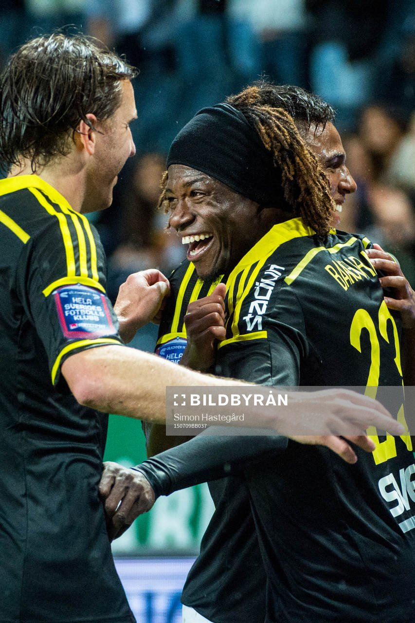 AIK:s Mohamed Bangura firar efter 4-0 under fotbollsmatchen i Europa League mellan AIK  och VPS Vaasa den 9 juli 2015 i Stockholm.
