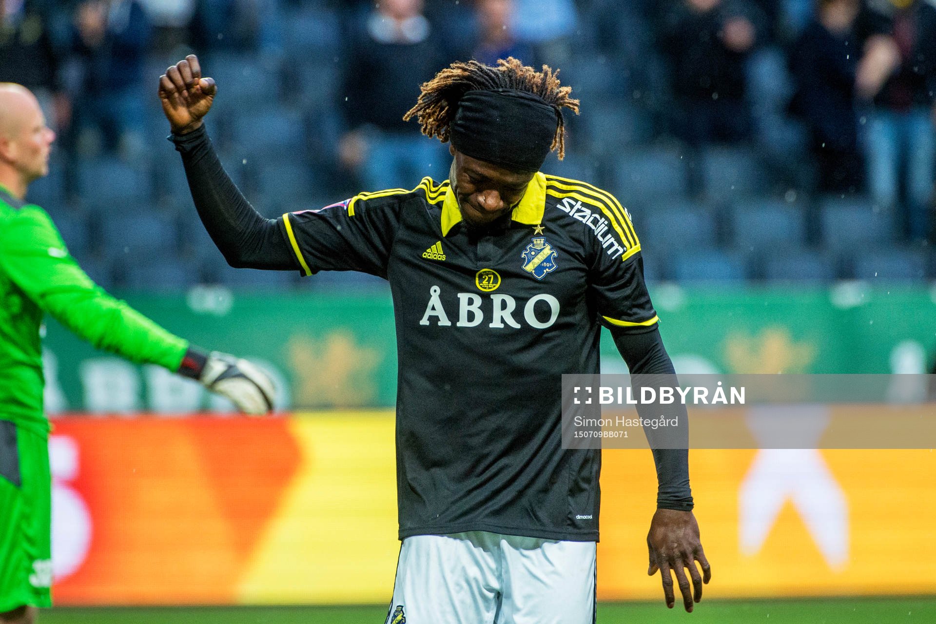 s Mohamed Bangura jublar