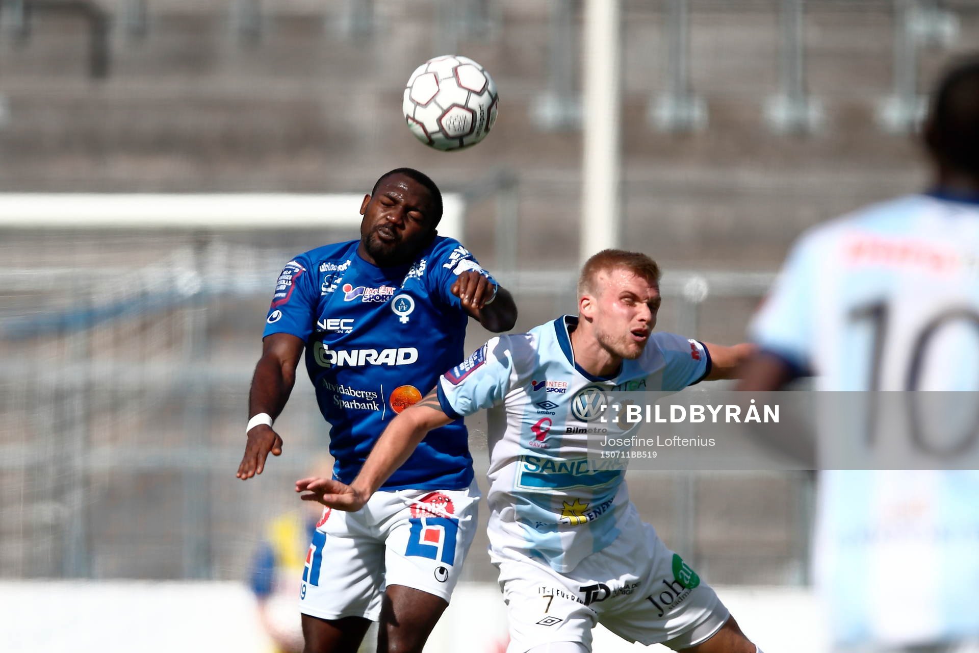 Åtvidabergs John Owoeri och Gefles Robin Nilsson