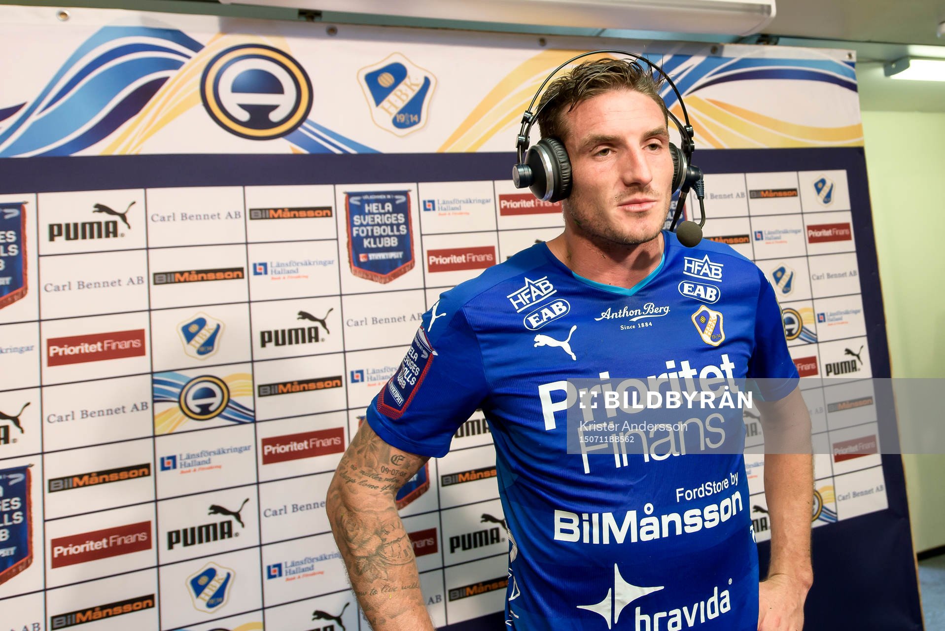 Halmstads James Keene blir intervjuad