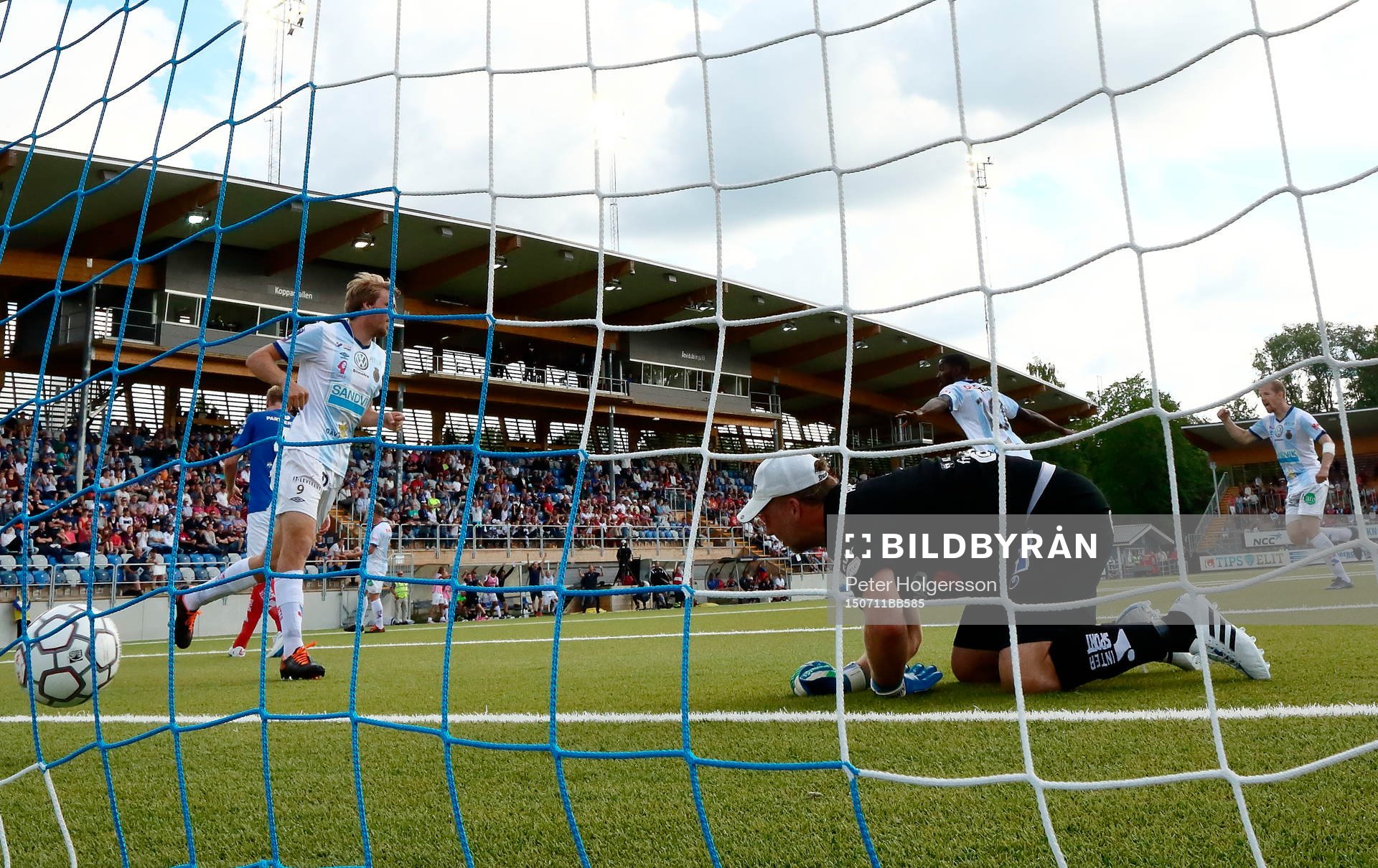 Mål 1-1 förbi Åtvidabergs målvakt Henrik Gustavsson