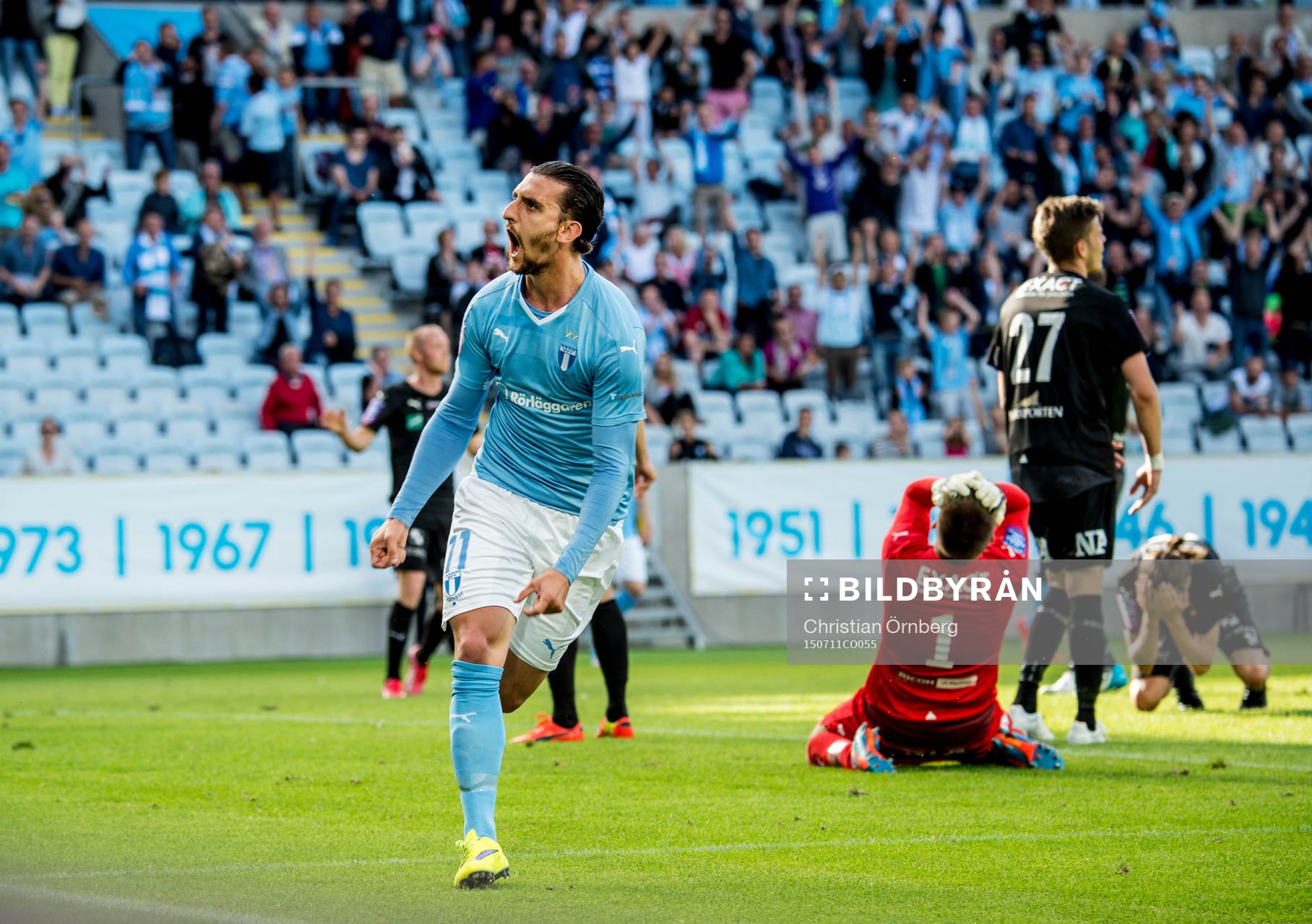 Malmö FFs Agon Mehmeti jublar åt 2-2 i sista matchminuten