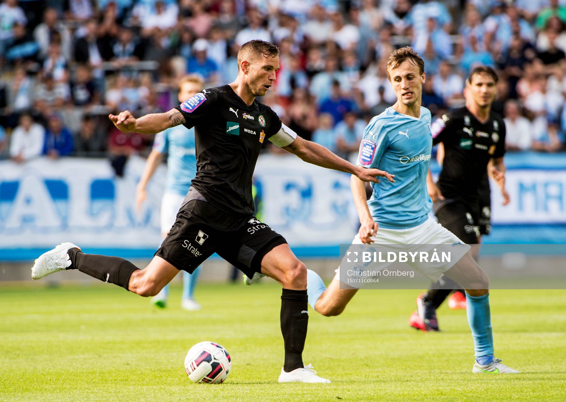 Örebros Robert Åhman Persson mot Malmö FFs Magnus Wolff