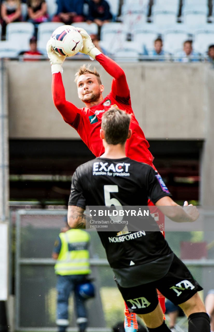 Örebros målvakt Oscar Jansson och Erik Moberg