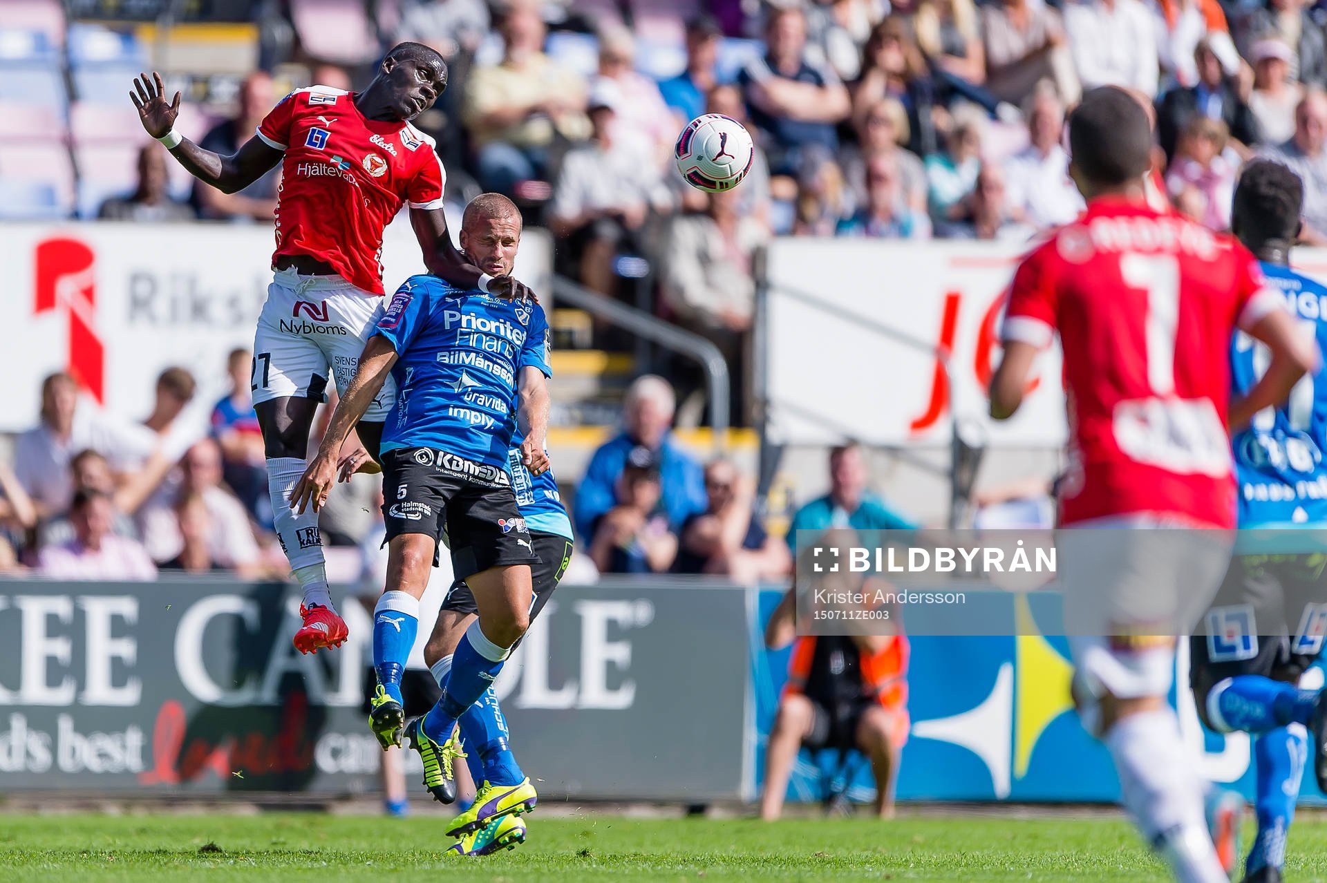 Kalmars Papa Alioune Diouf och Halmstads Christoffer