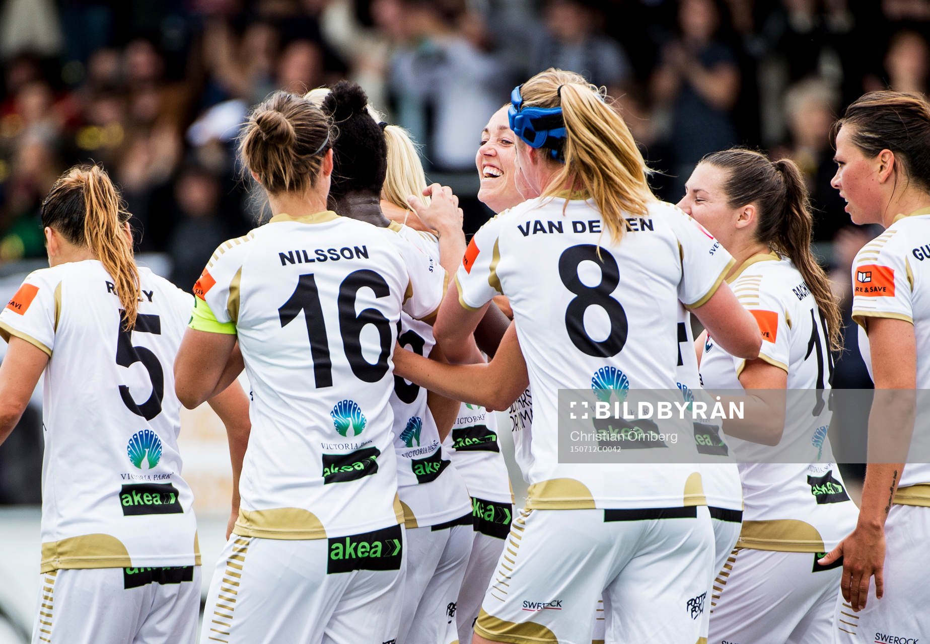 FC Rosengårds Therese Sjögran jublar med lagkamraterna