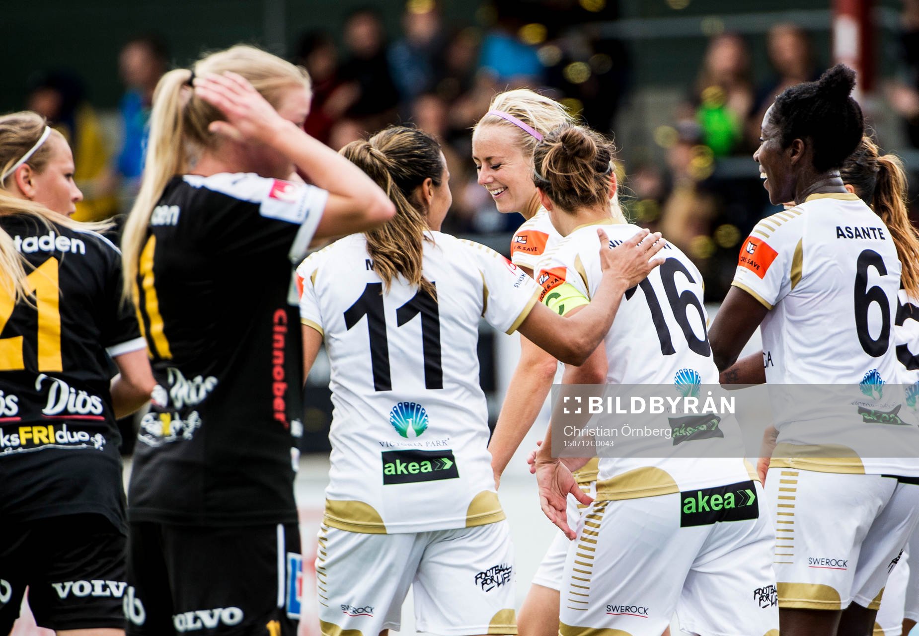 FC Rosengårds Amanda Ilstedt  jublar med lagkamraterna