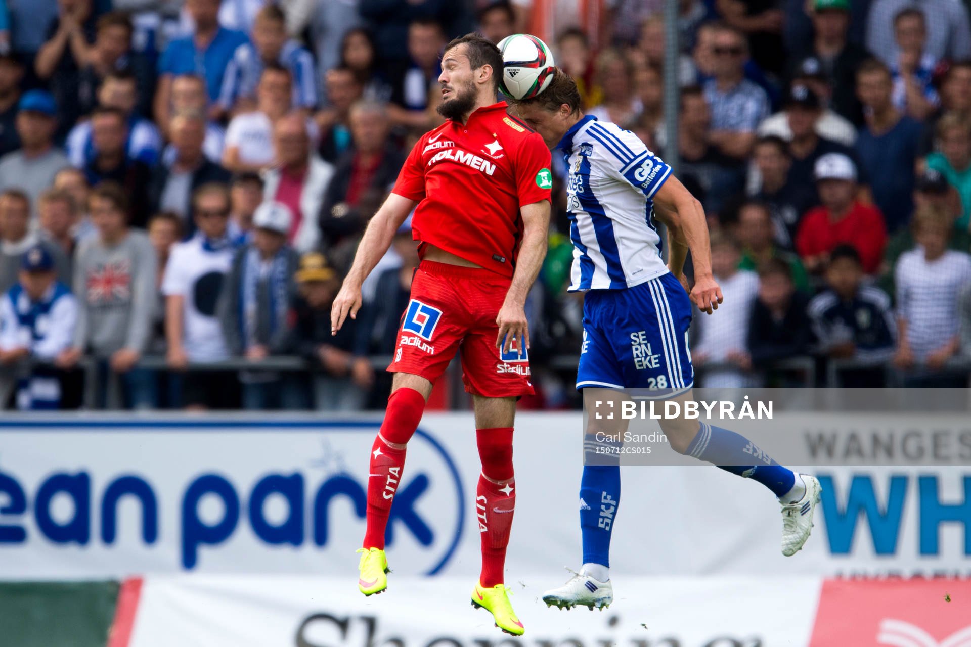 Norrköpings Emir Kujovic i nickduell med IFK Göteborgs