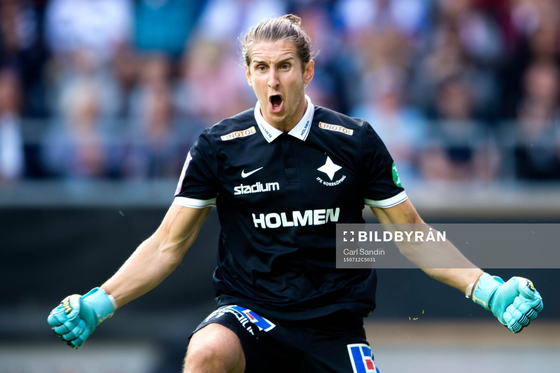 Norrköpings målvakt David Mitov Nilsson jublar