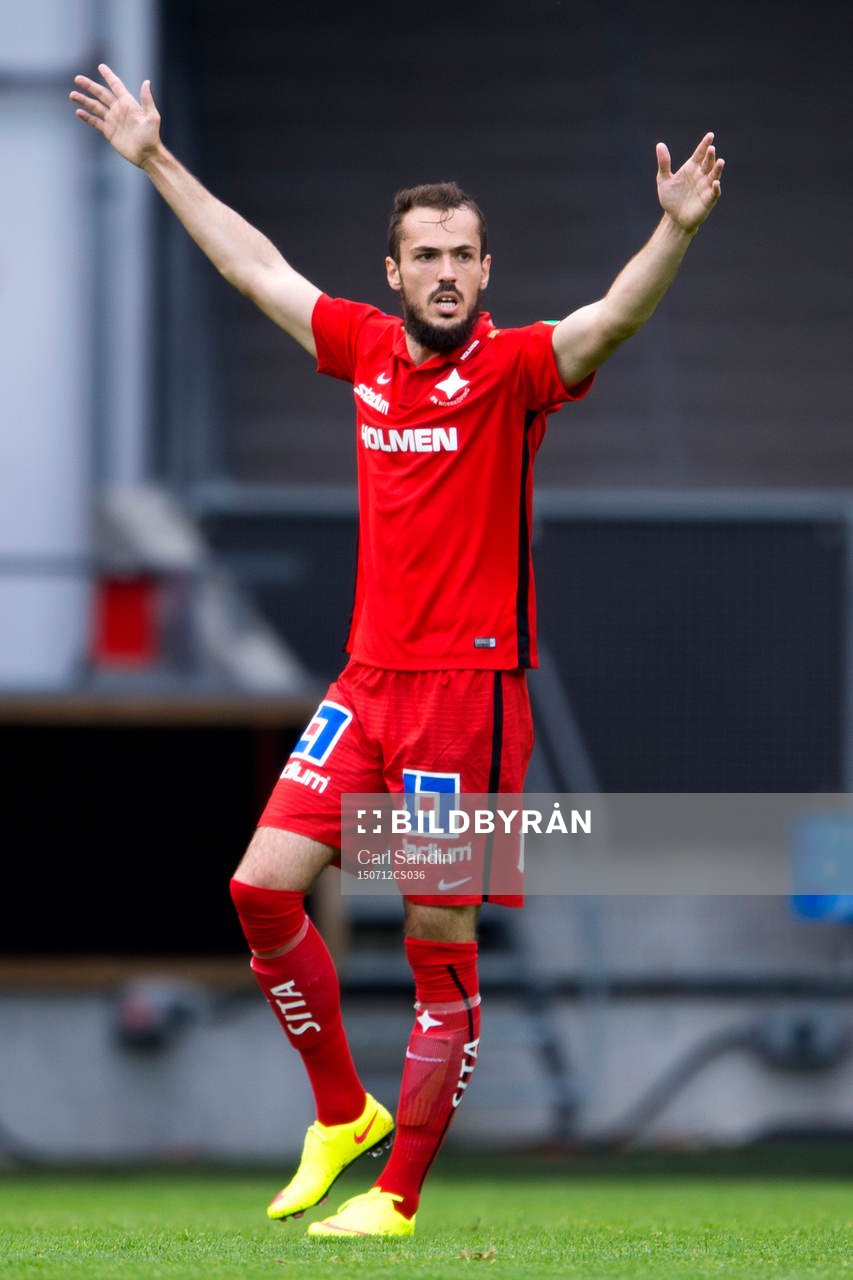 Norrköpings Emir Kujovic gestikulerar