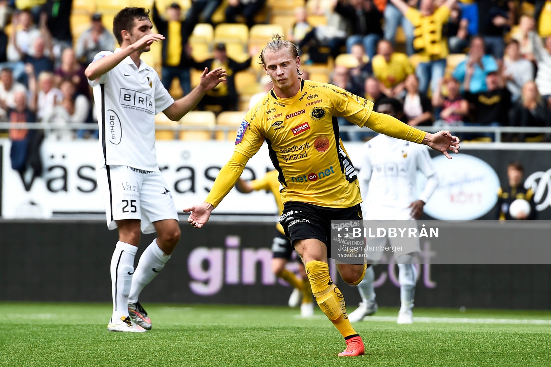 Elfsborgs Simon Hedlund jublar