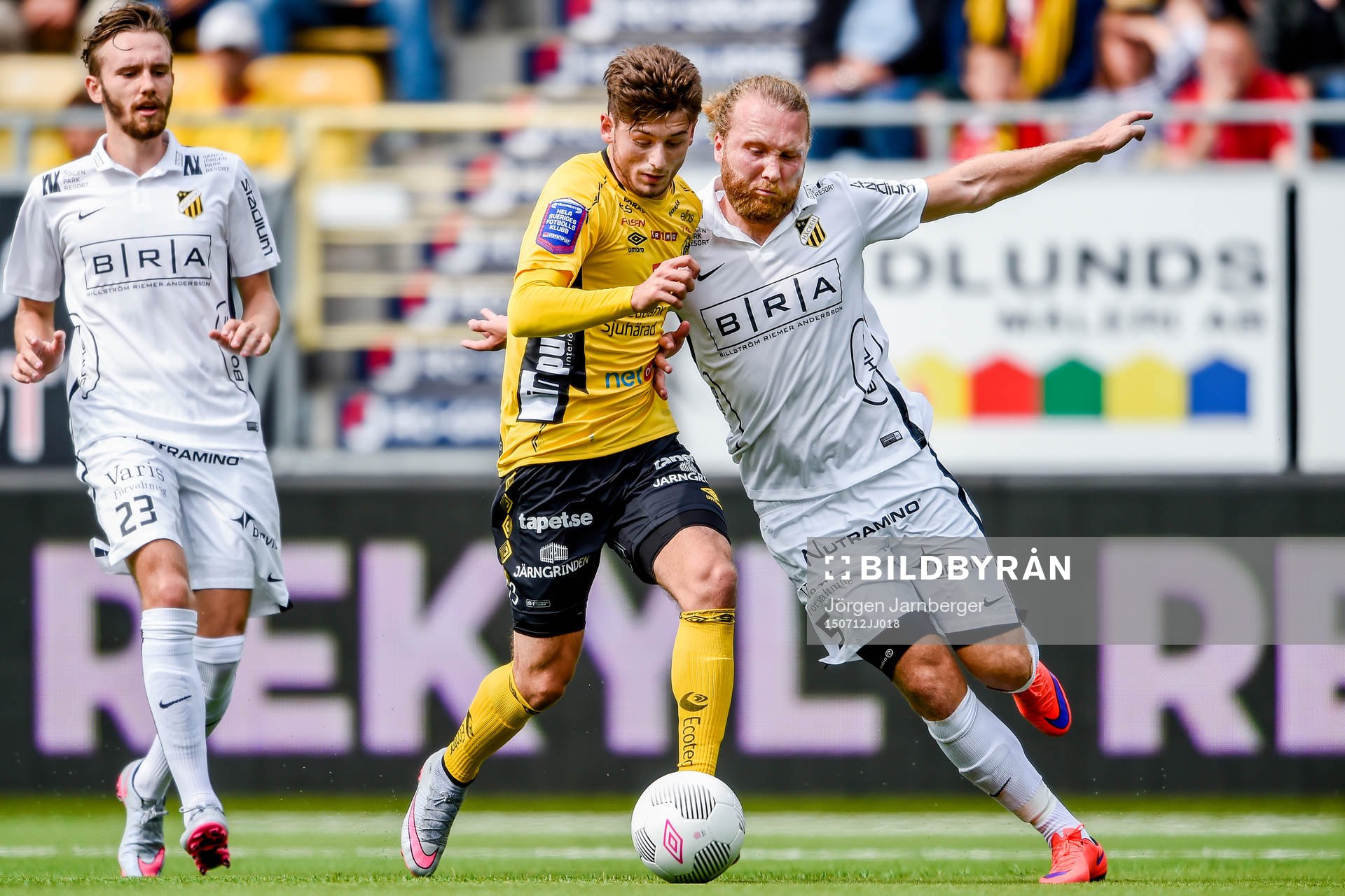 Elfsborgs Arber Zeneli och Häckens Leonard Zuta