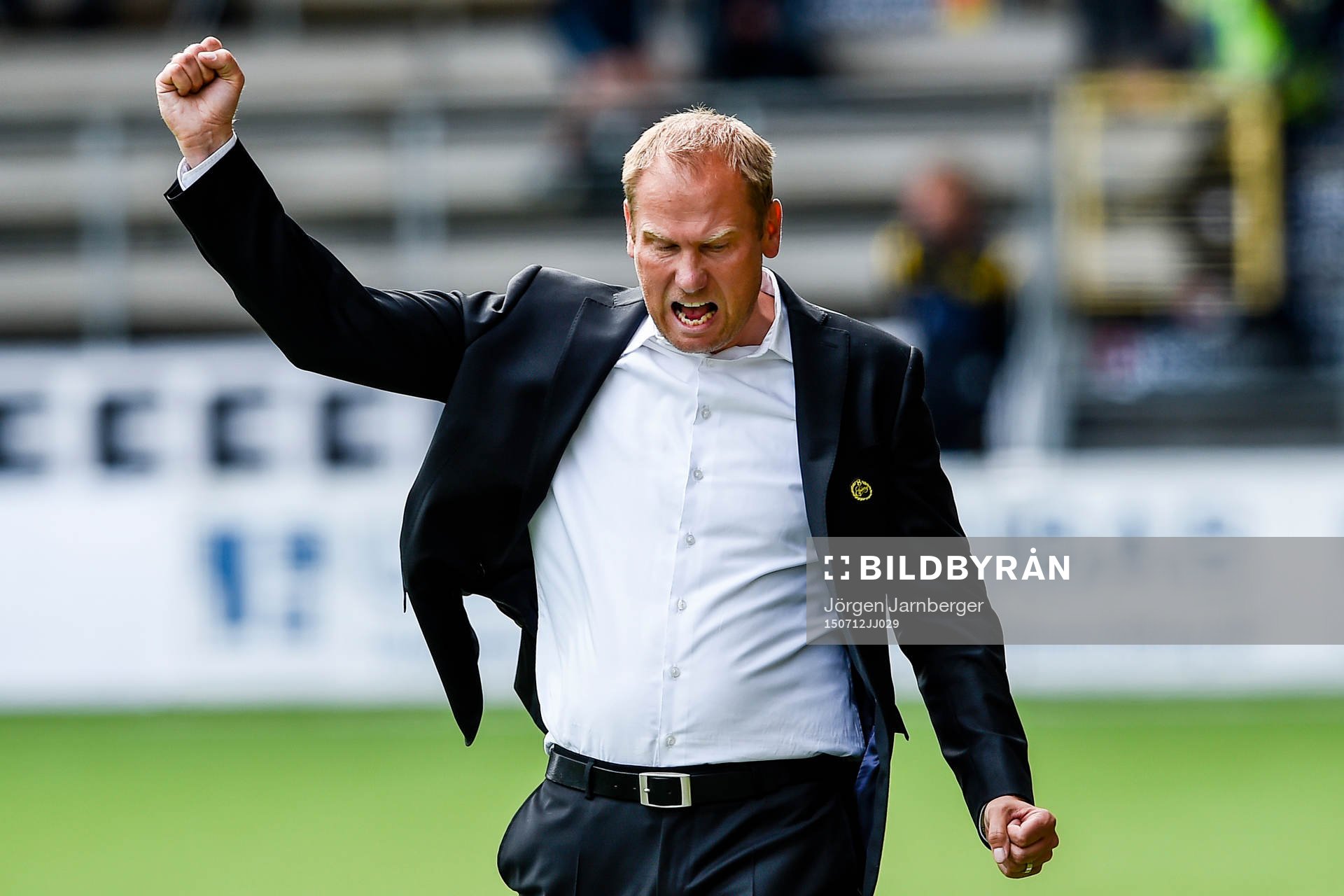 Elfsborgs manager Magnus Haglund firar