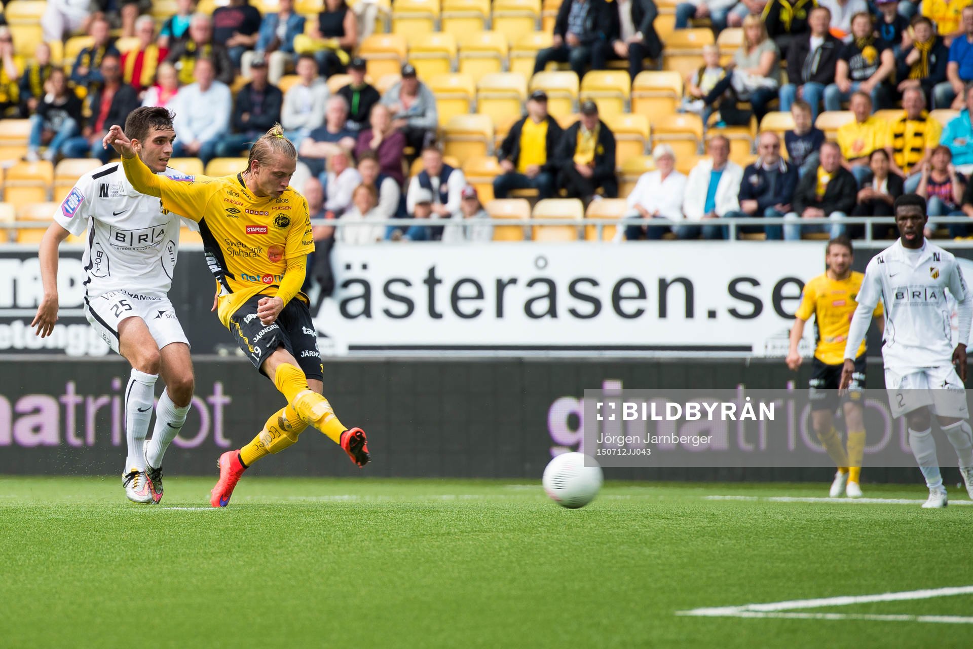 Elfsborgs Simon Hedlund skjuter in 1-0