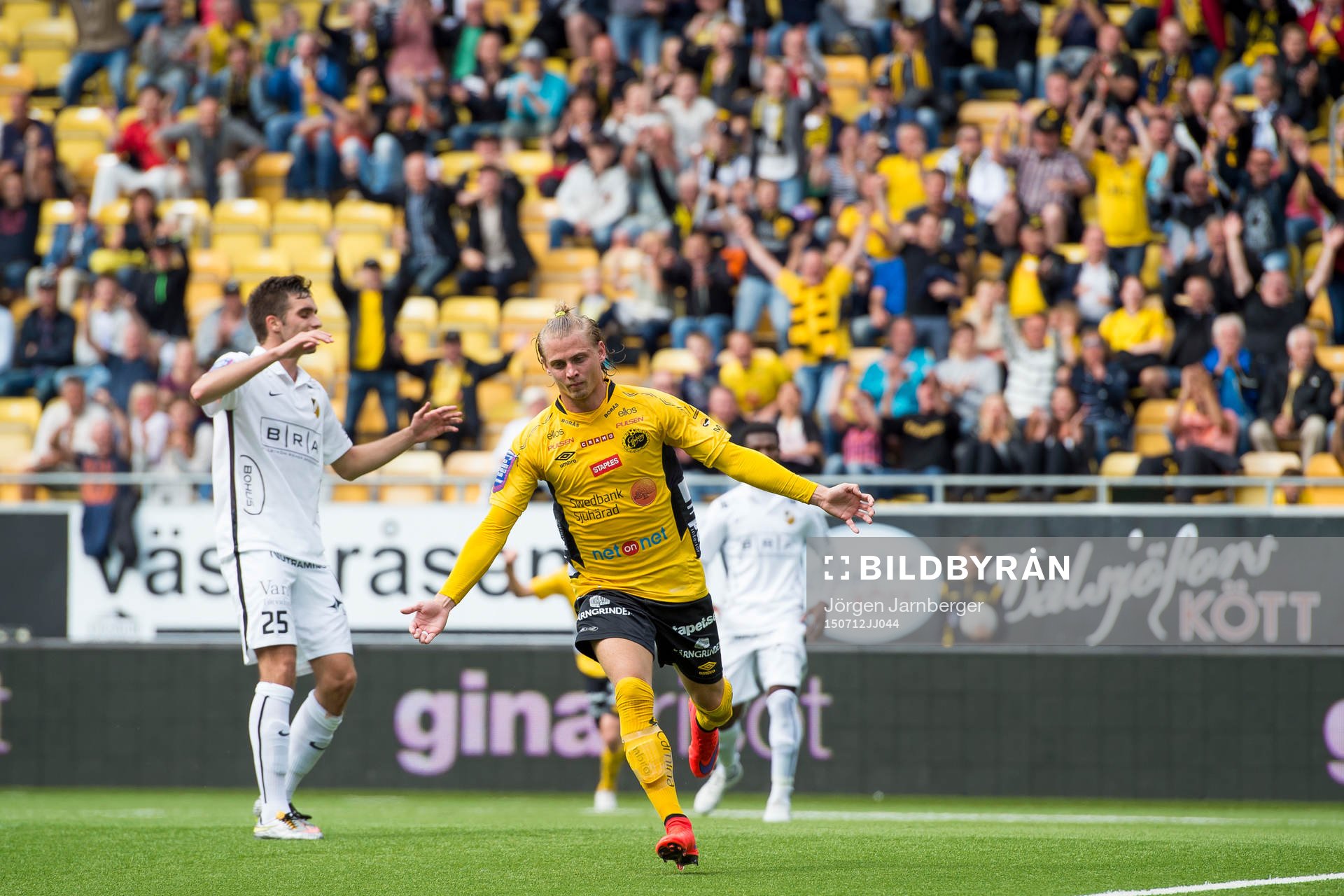 Elfsborgs Simon Lundevall jublar