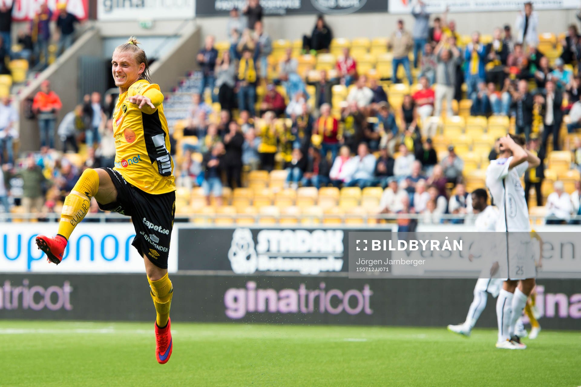 Elfsborgs Simon Hedlund jublar