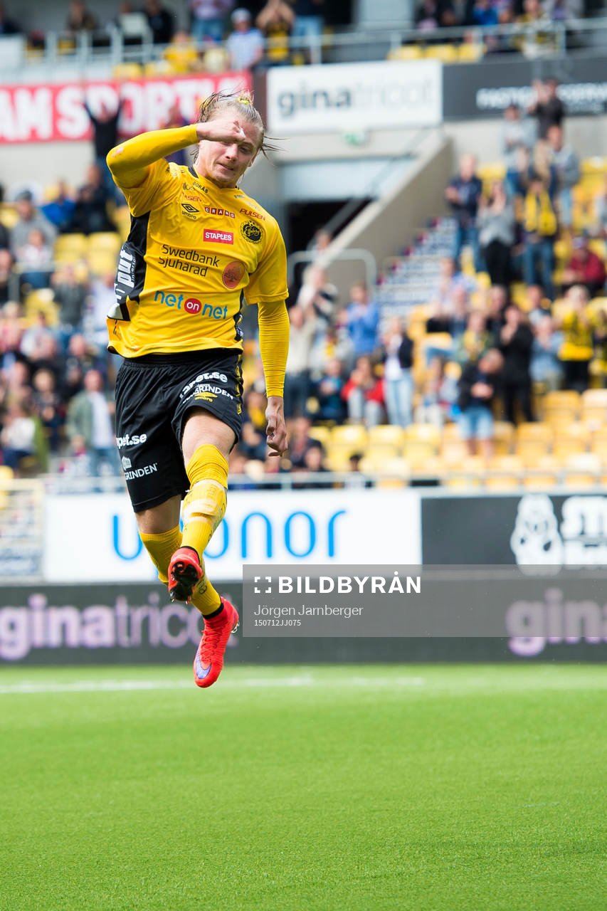 Elfsborgs Simon Hedlund jublar