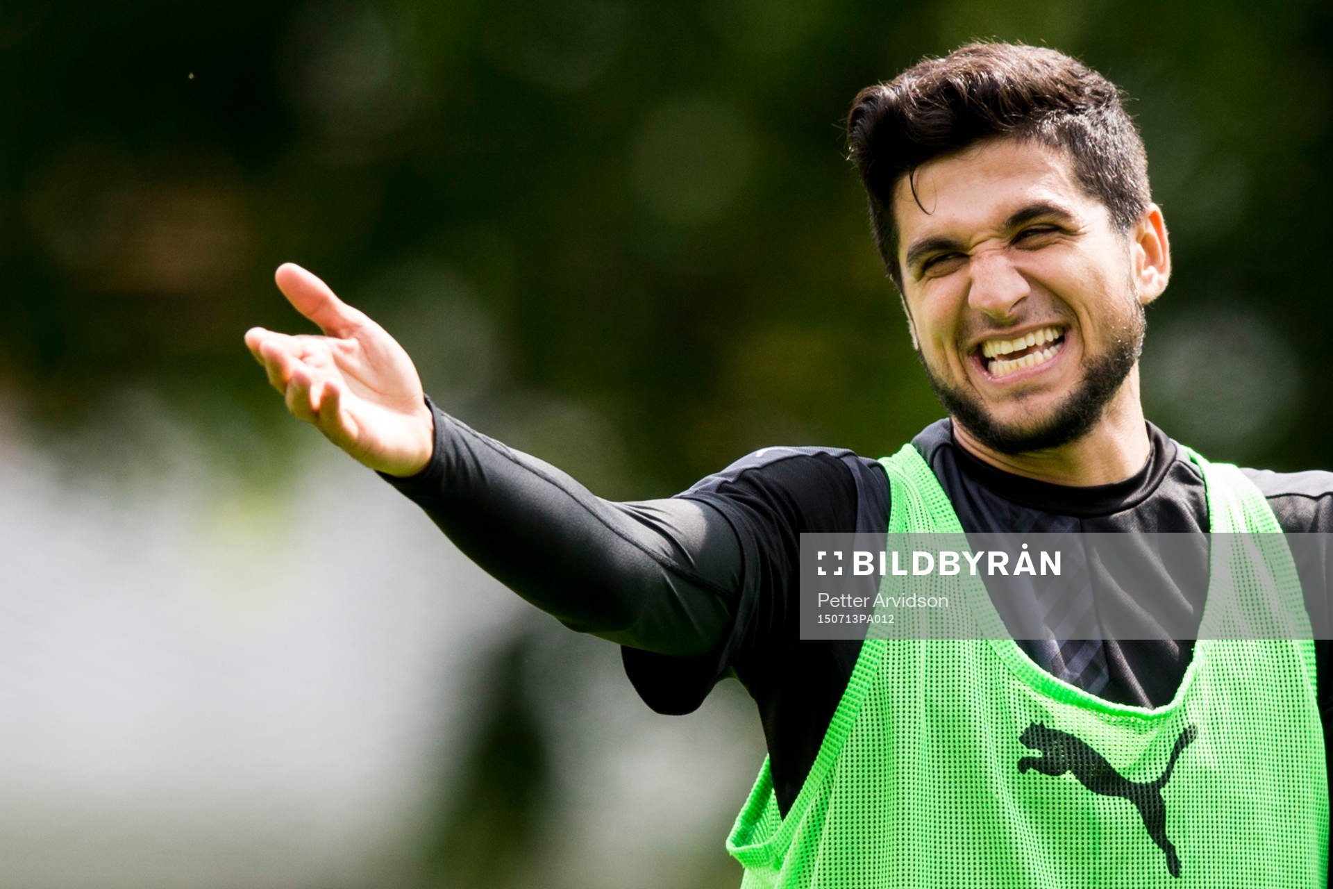 Malmö FFs Mahmut Özen skrattar
