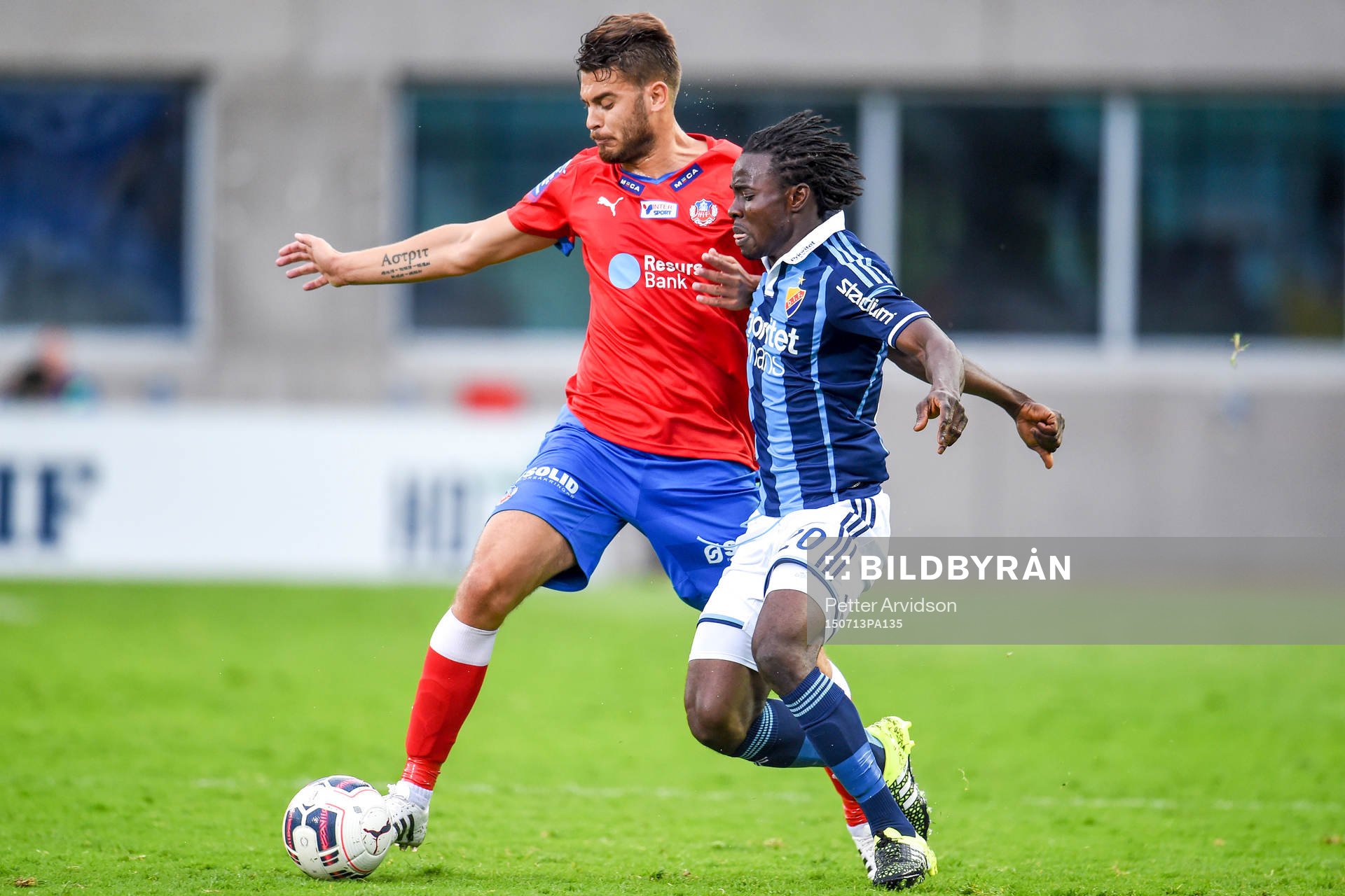 Helsingborgs Astrit Ajdarevic och Djurgårdens Sam Johnson