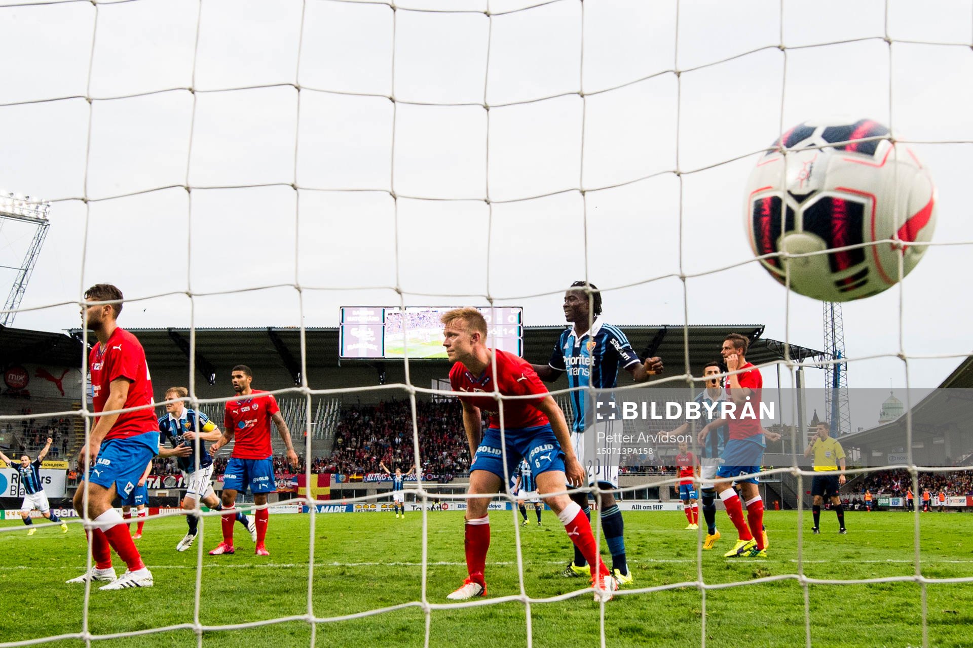 Helsingborgs Victor Palsson och Andreas Landgren deppar