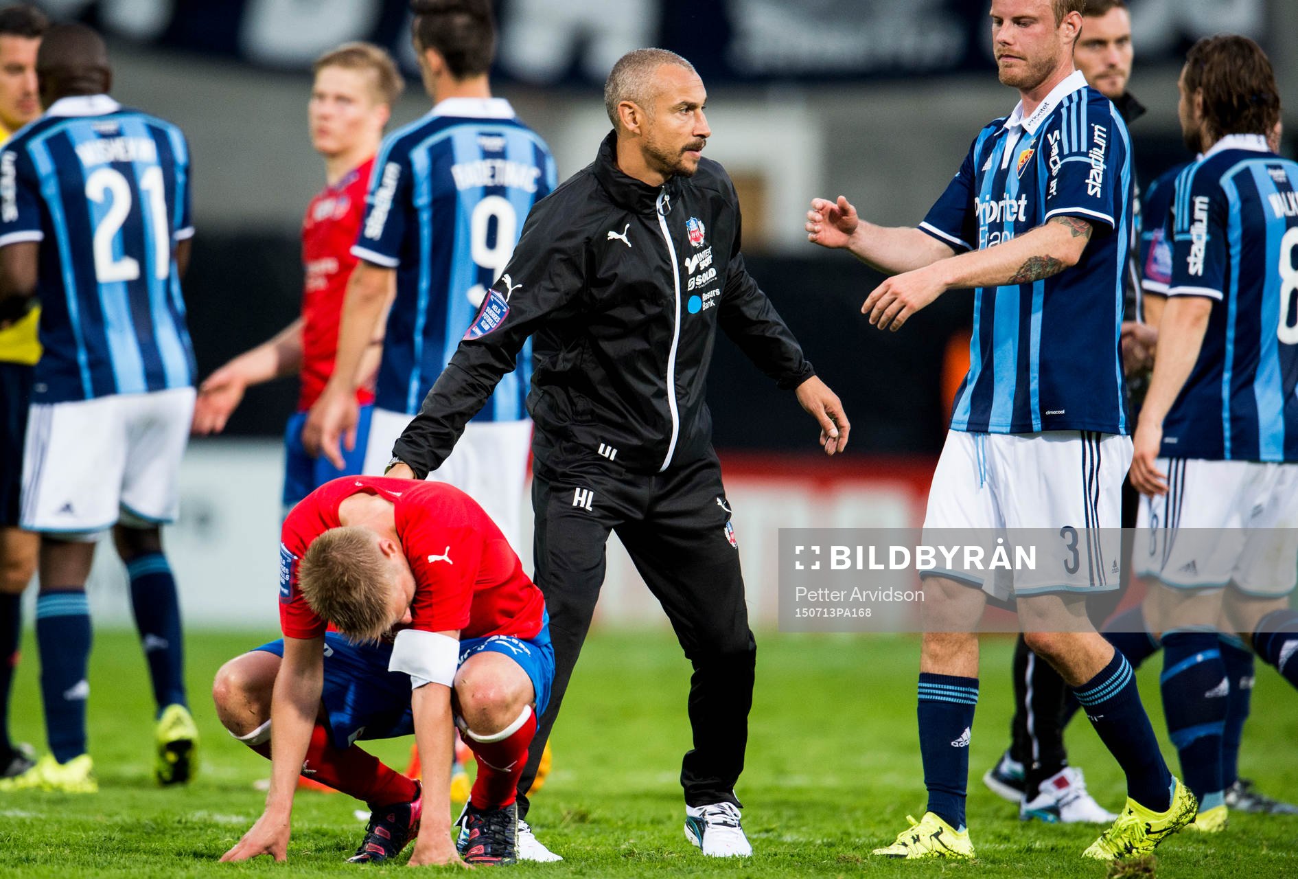Helsingborgs manager Henrik Larsson klappar om Helsingborgs