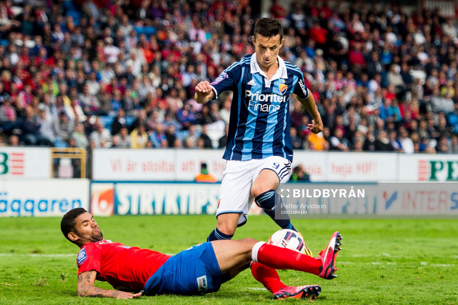 Helsingborgs Victor Palsson och Djurgårdens Haris Radetinac