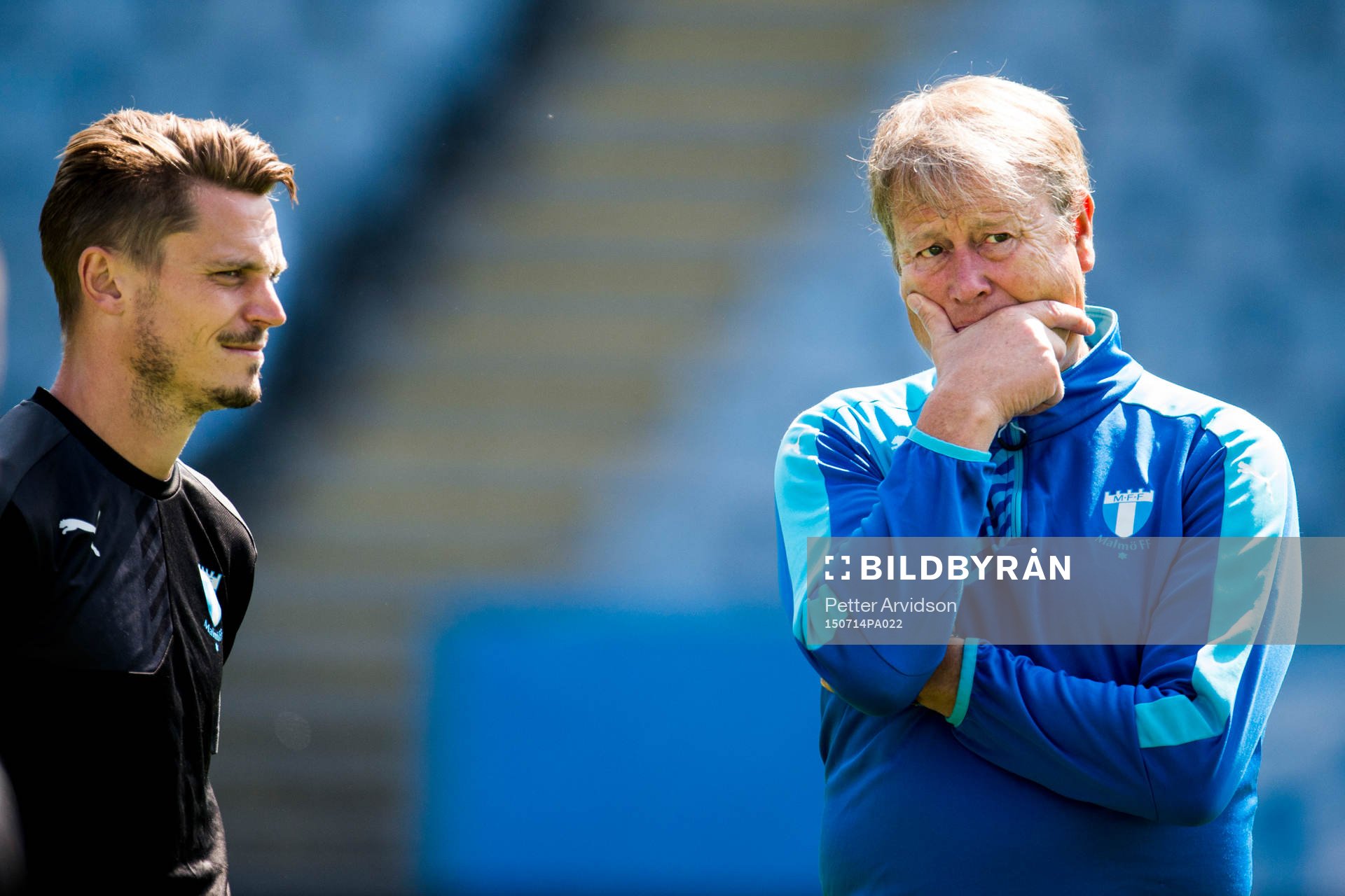 Markus Rosenberg och tränare Åge Hareide ser bekymrade ut