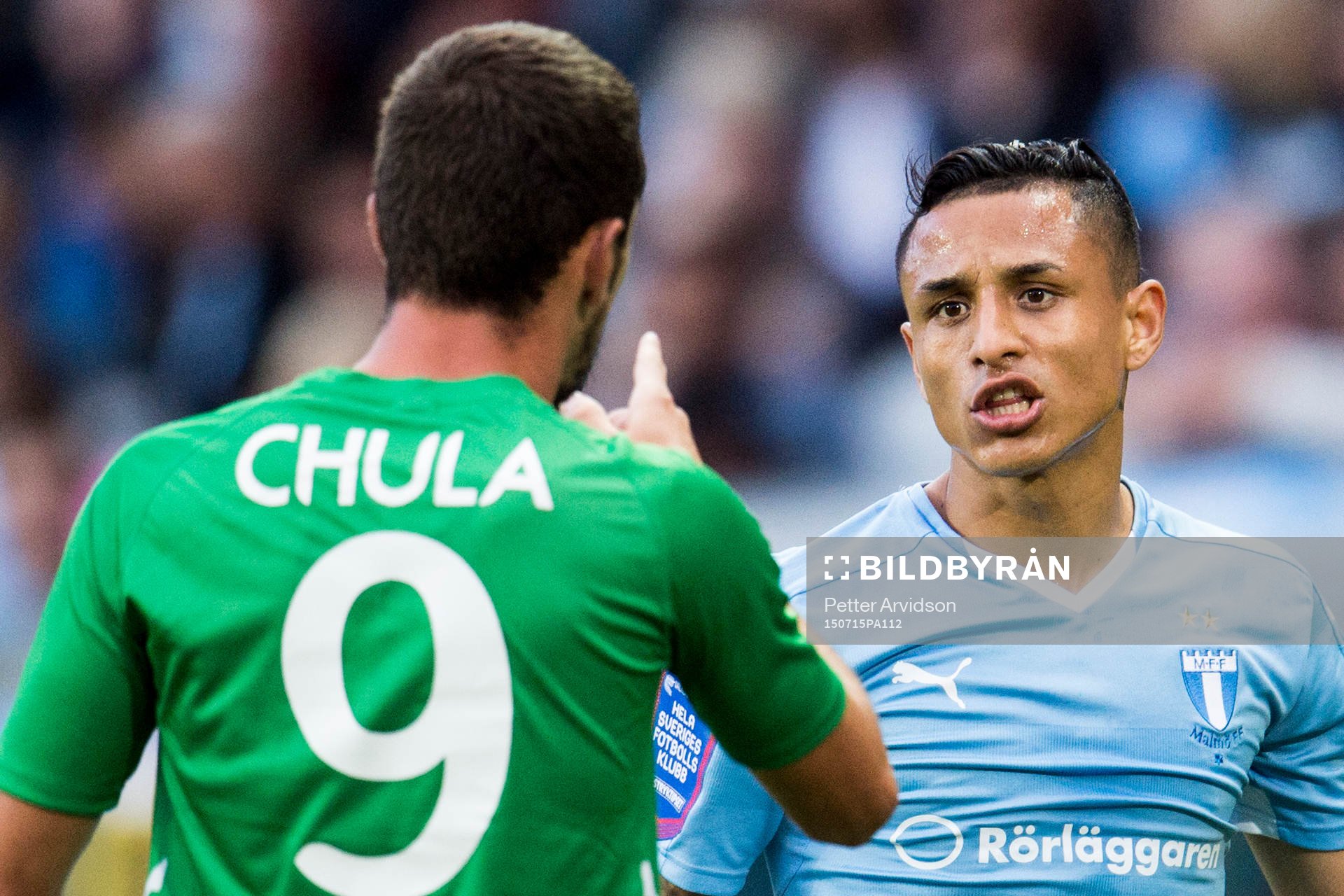 Irriterat mellan Malmö FFs Victor Yoshimar Yotun Flores