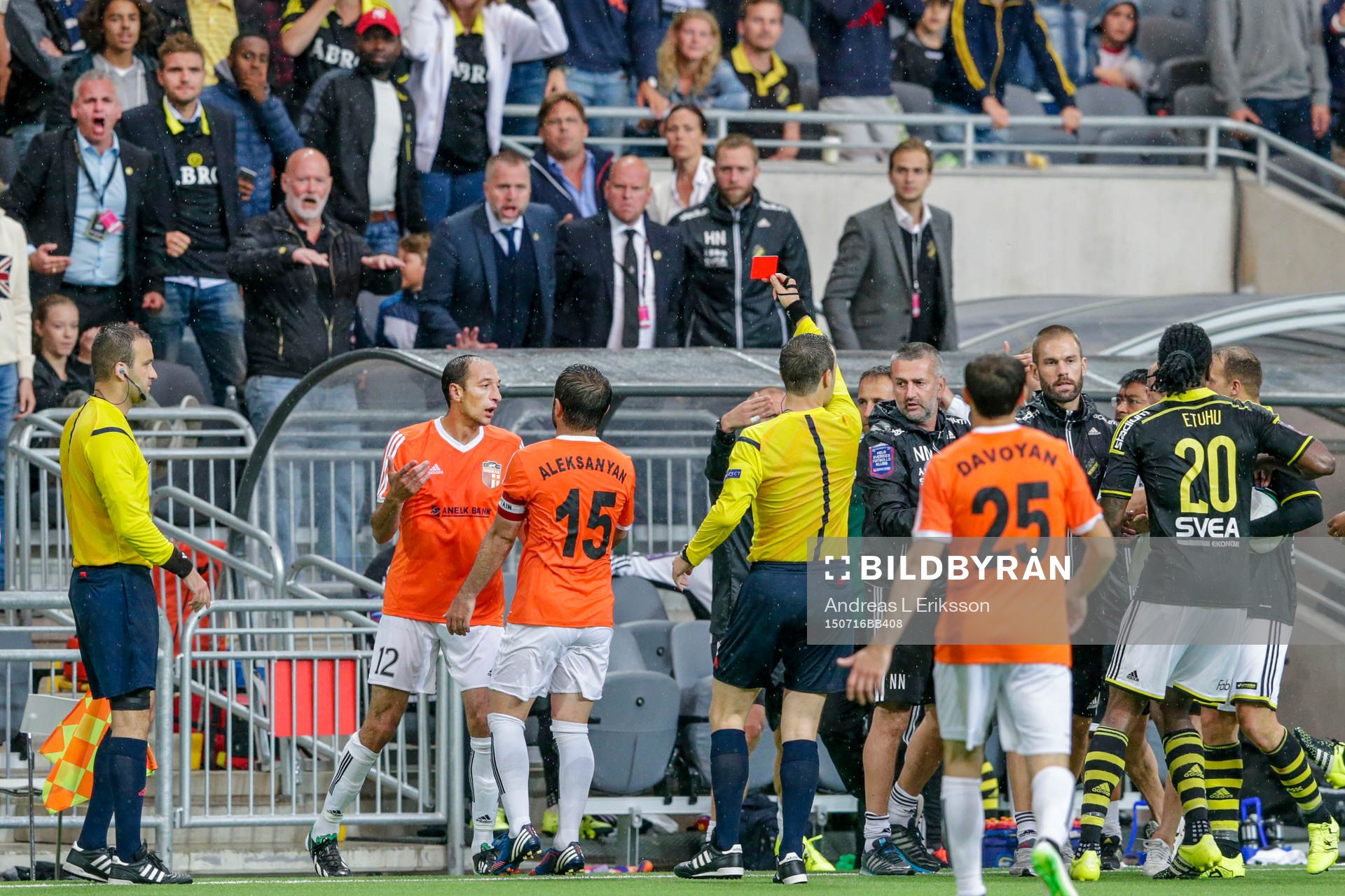 Shiraks Andranik Barikyan tilldelas rött kort, lagets