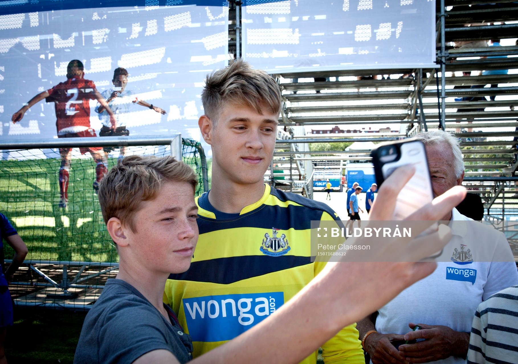 Fotboll, Gothia Cup, Tipselit Trophy: Newcastles målvaktshjälte Nathan Harker efter straffdramatik mot Falkenberg på Heden i Göteborg.