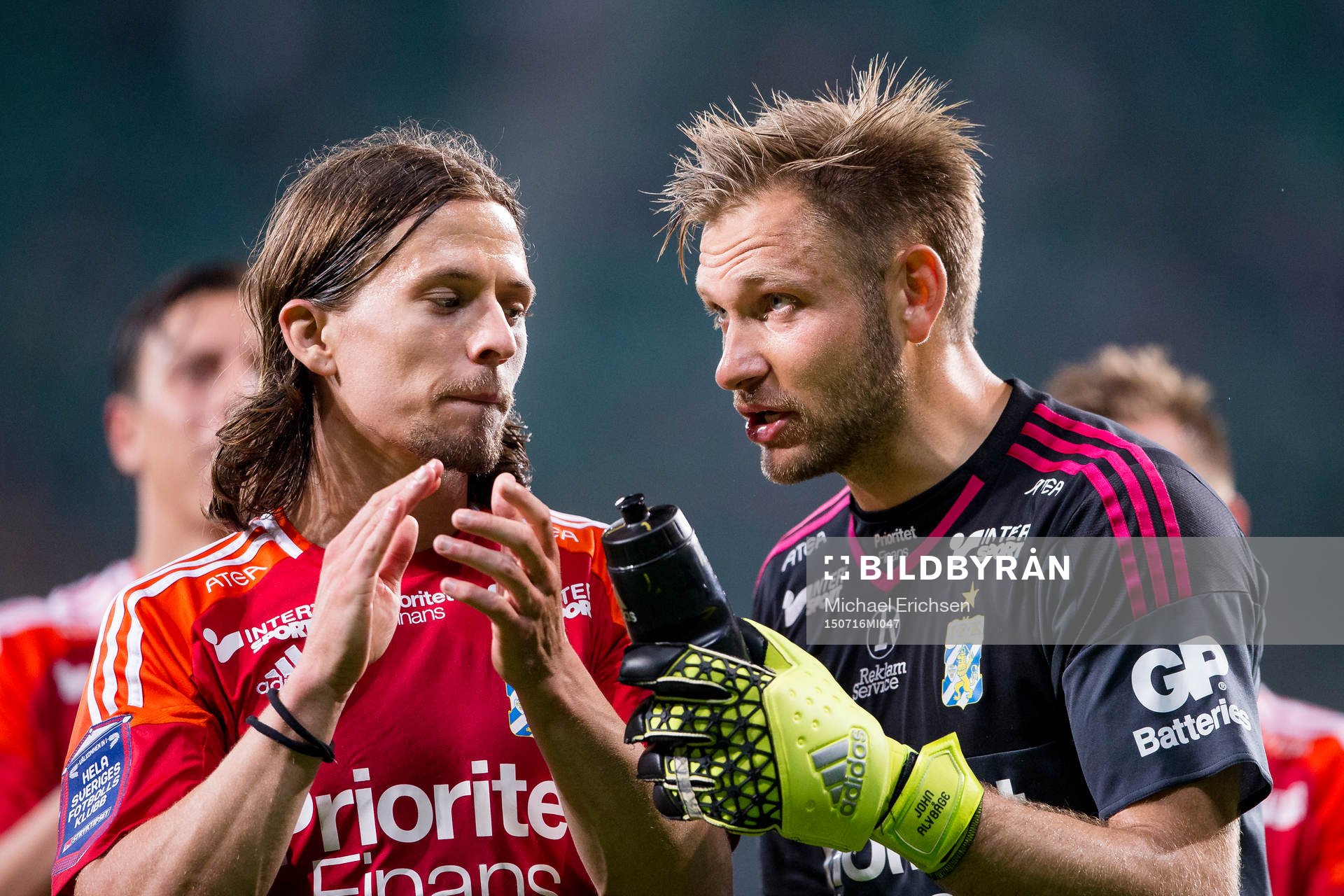 IFK Göteborgs Lasse Vibe och målvakt John Alvbåge