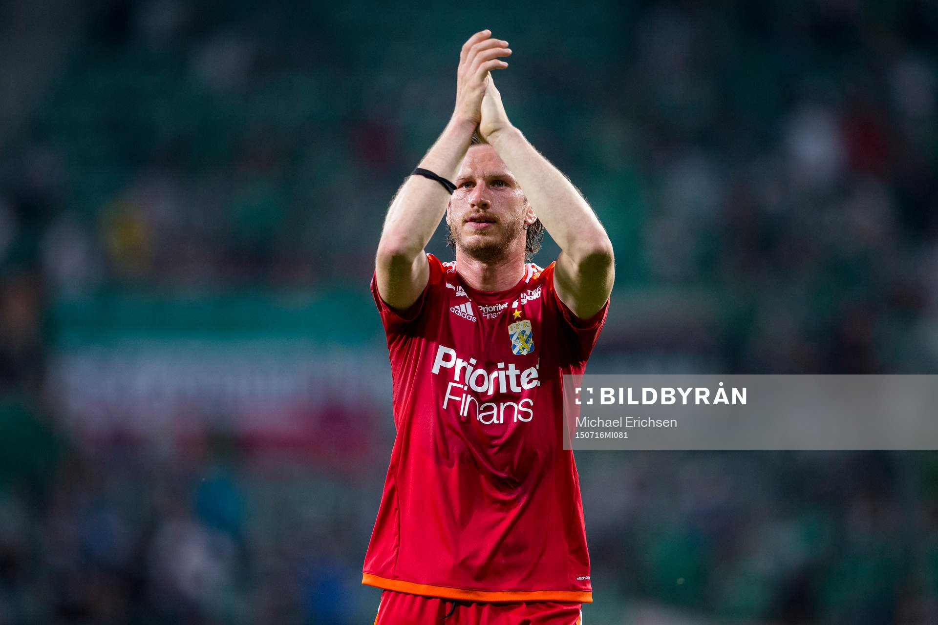 IFK Göteborgs Gustav Svensson tackar