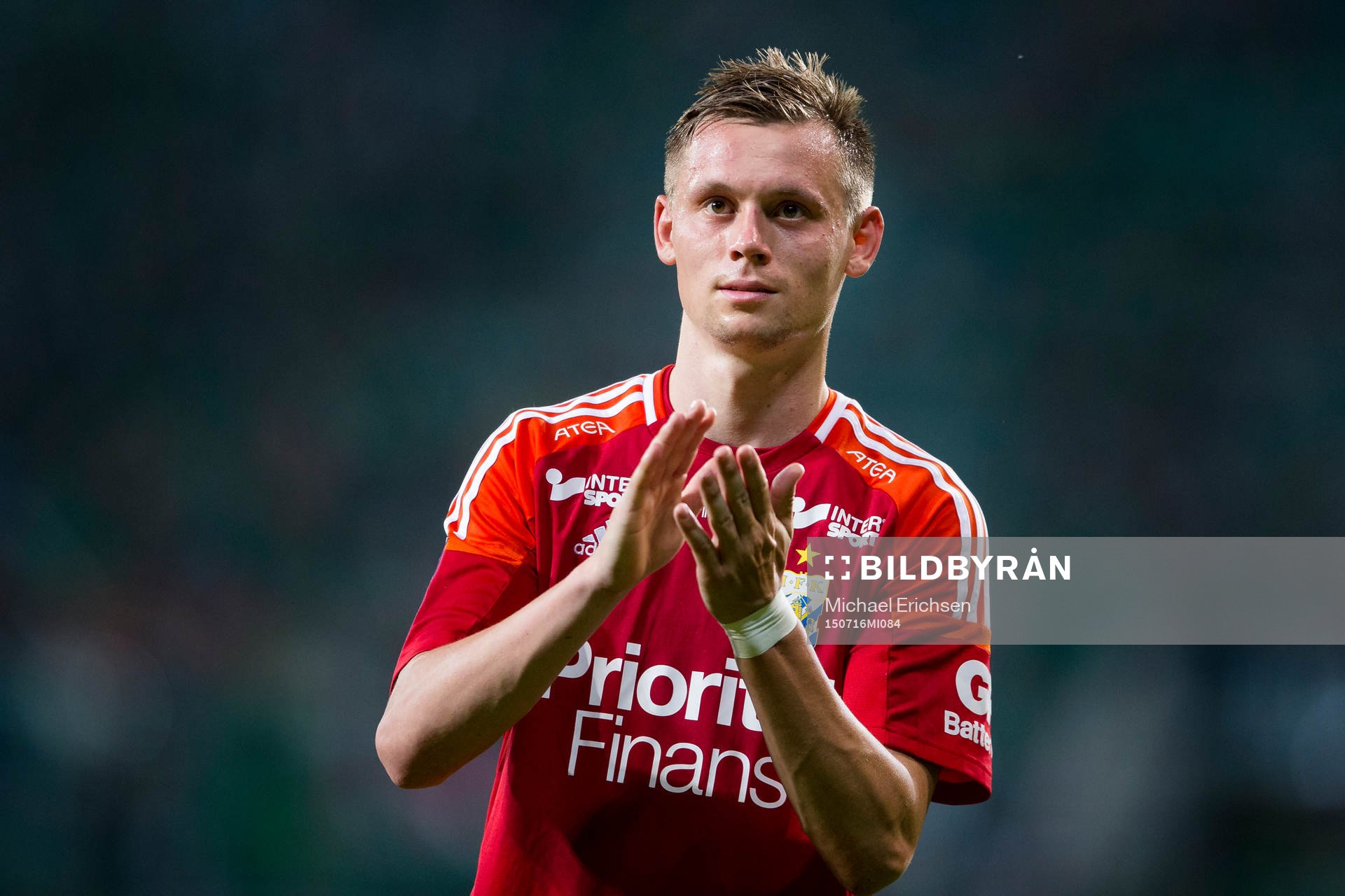 IFK Göteborgs Jakob Ankersen tackar